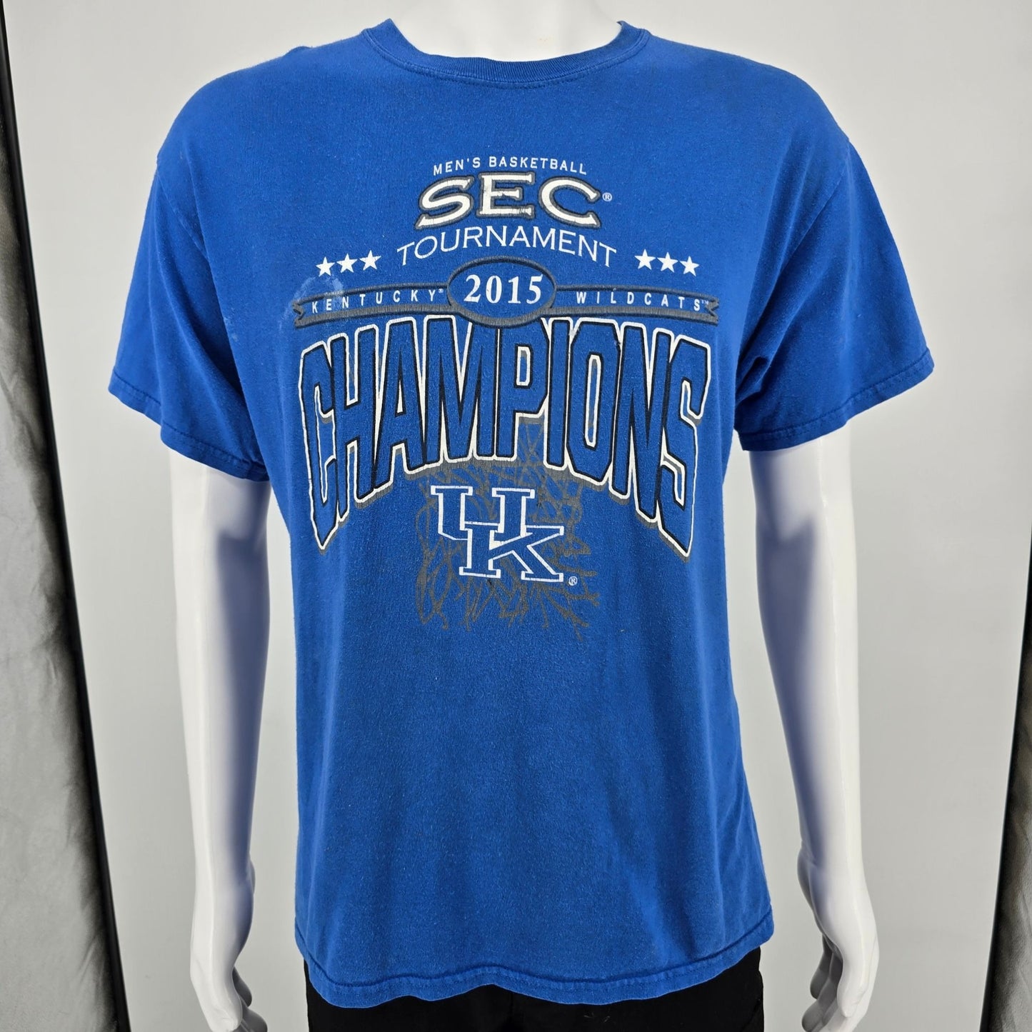 Distressed 2015 Kentucky Wildcats Basketball SEC Tournament Champions T-Shirt -L