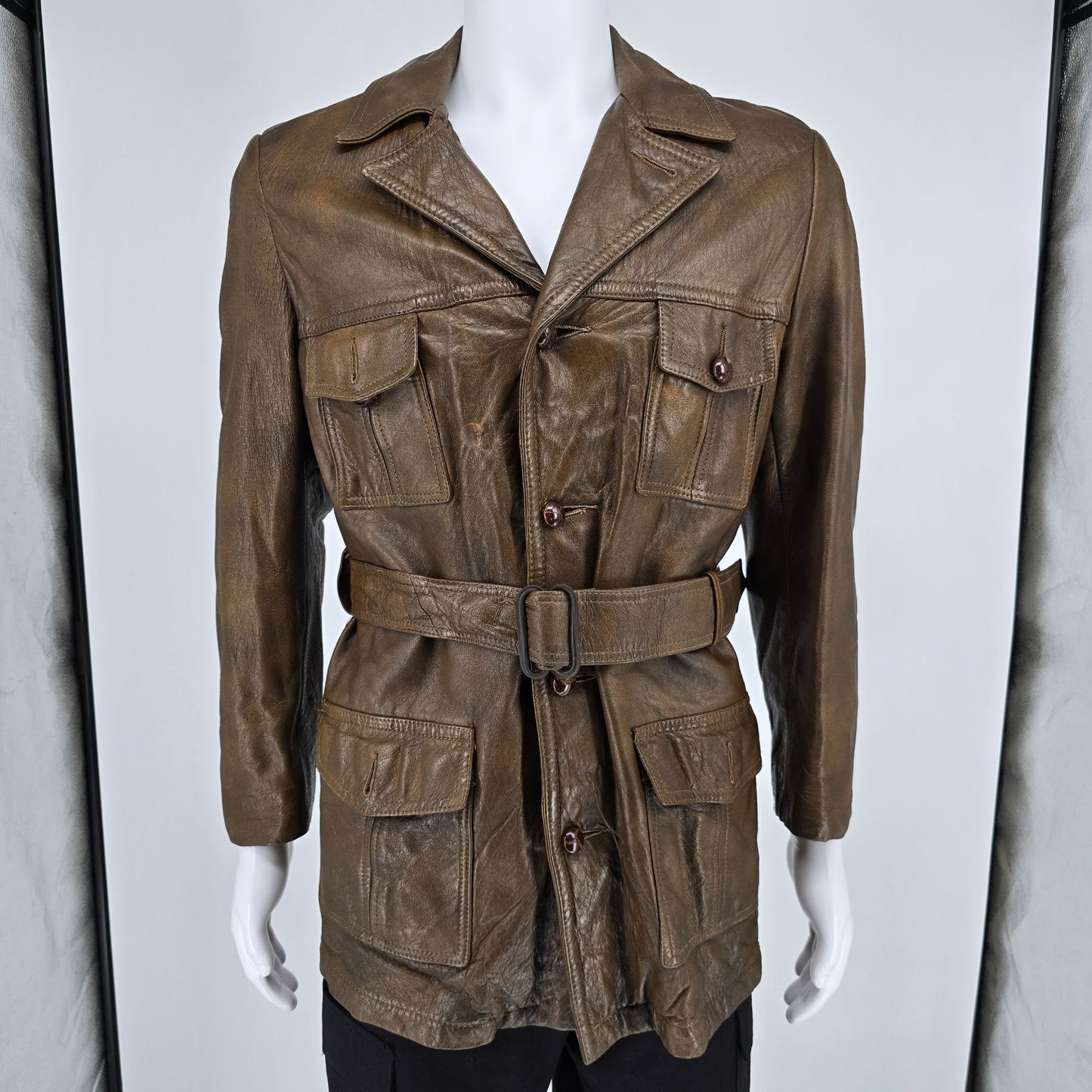 Vintage 1970s Unbranded Made in USA 4-Pocket Brown Leather Safari Jacket (Small)