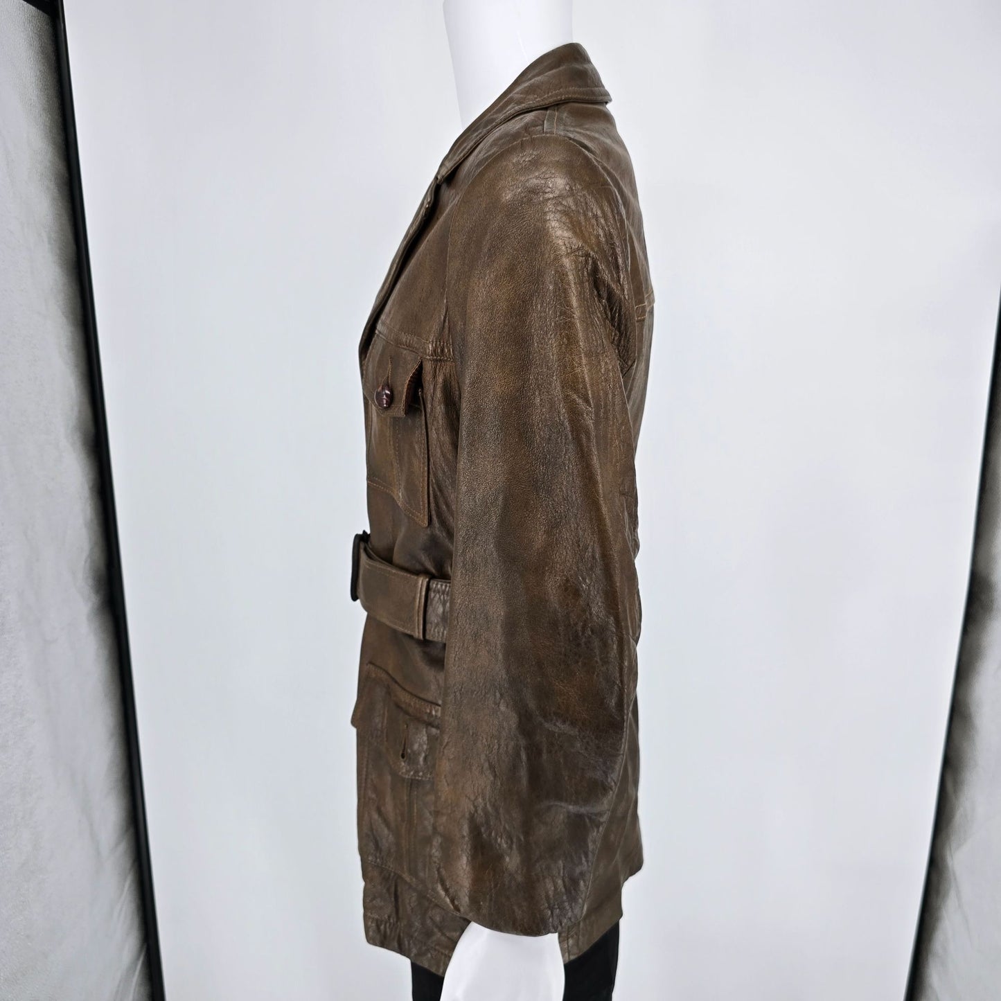 Vintage 1970s Unbranded Made in USA 4-Pocket Brown Leather Safari Jacket (Small)