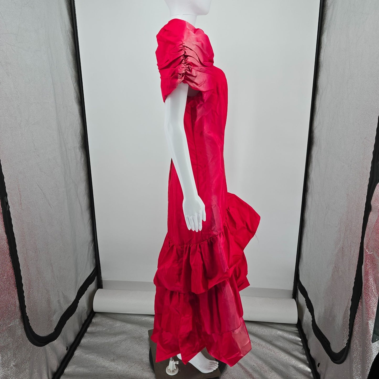 Vintage 1980s Bonnell Dress Co. Red Puff Sleeve Taffeta Prom Dress (M) *Fair