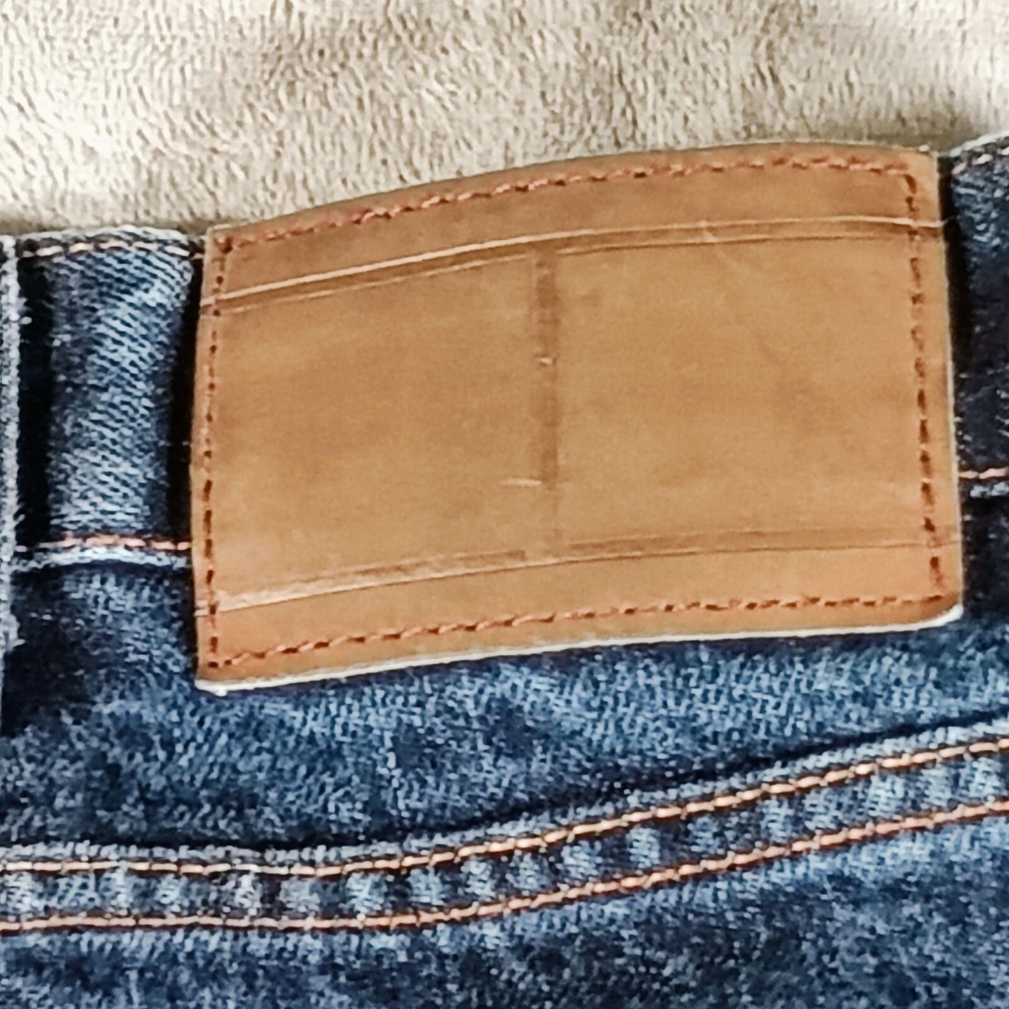 Tommy Hilfiger Mens Bootcut 42 x 32 100% Cotton Denim Blue Jeans
