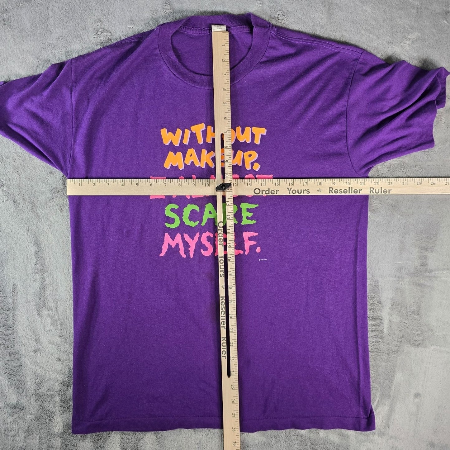 Vintage 1990s Hallmark Cards "Without Makeup, I Almost Scare Myself" T-Shirt (L)