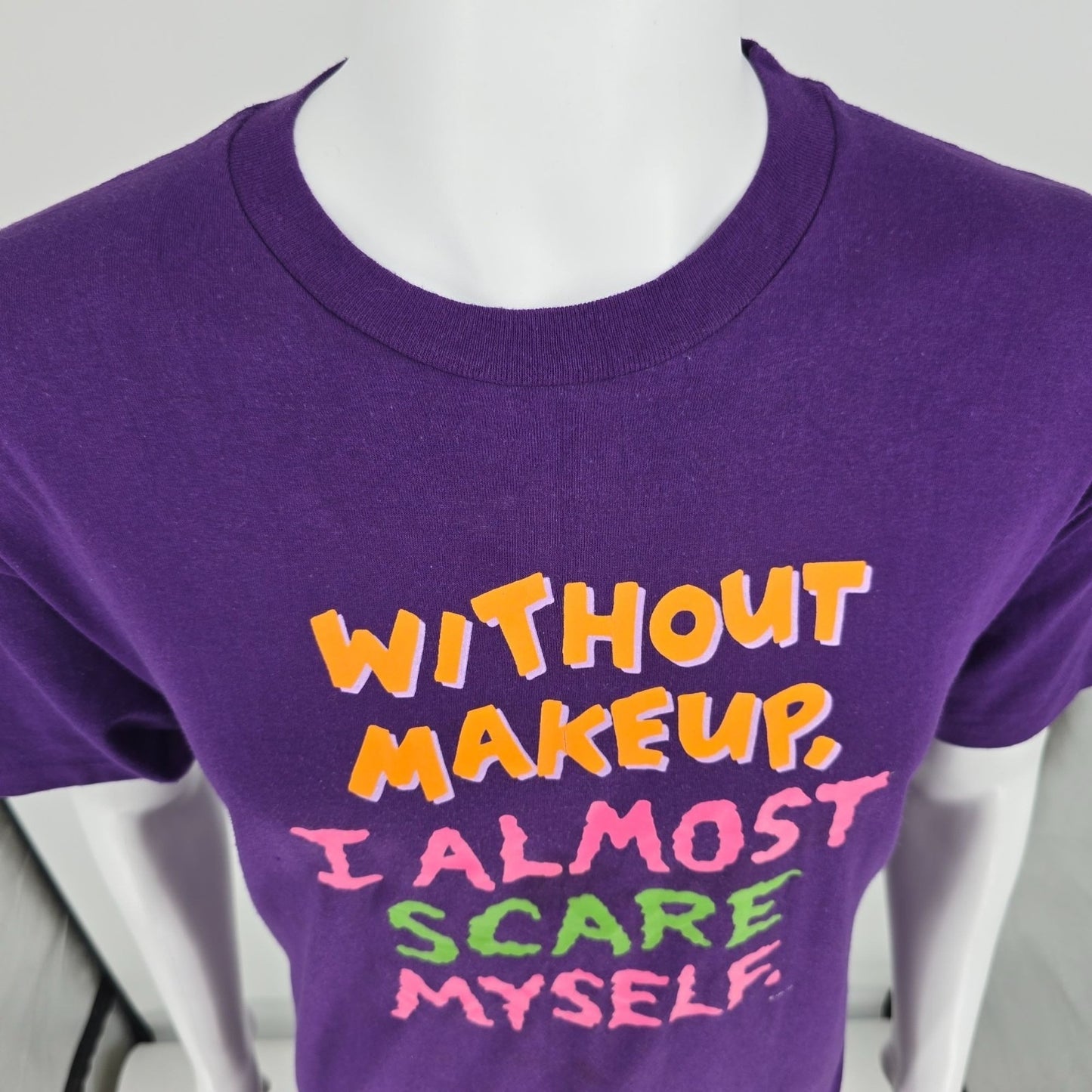 Vintage 1990s Hallmark Cards "Without Makeup, I Almost Scare Myself" T-Shirt (L)
