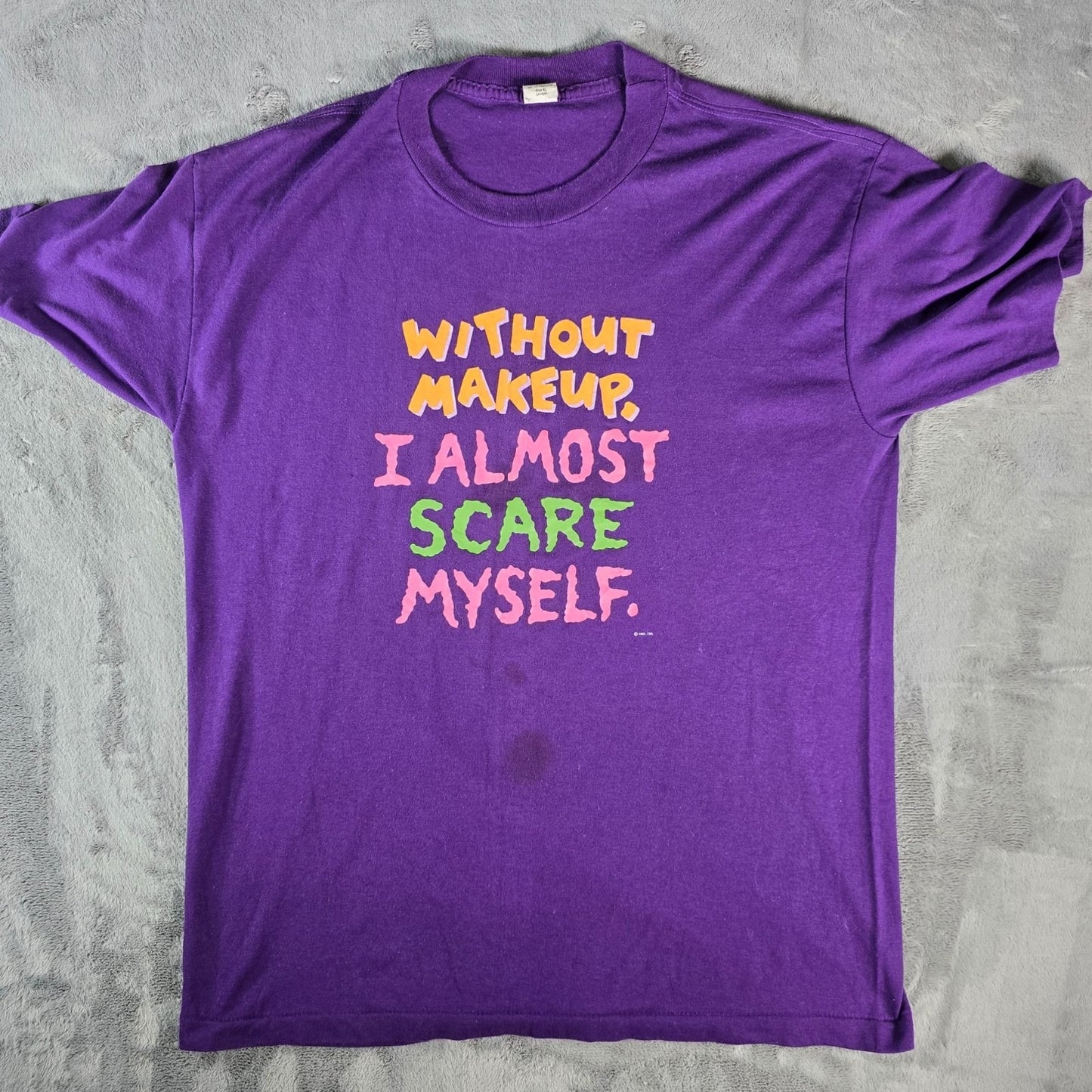 Vintage 1990s Hallmark Cards "Without Makeup, I Almost Scare Myself" T-Shirt (L)