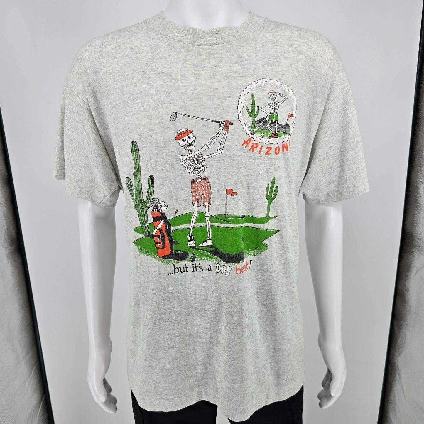 Vintage 1990s Arizona Skeleton Golfer Vintage Tourist Novelty T-Shirt (XL)