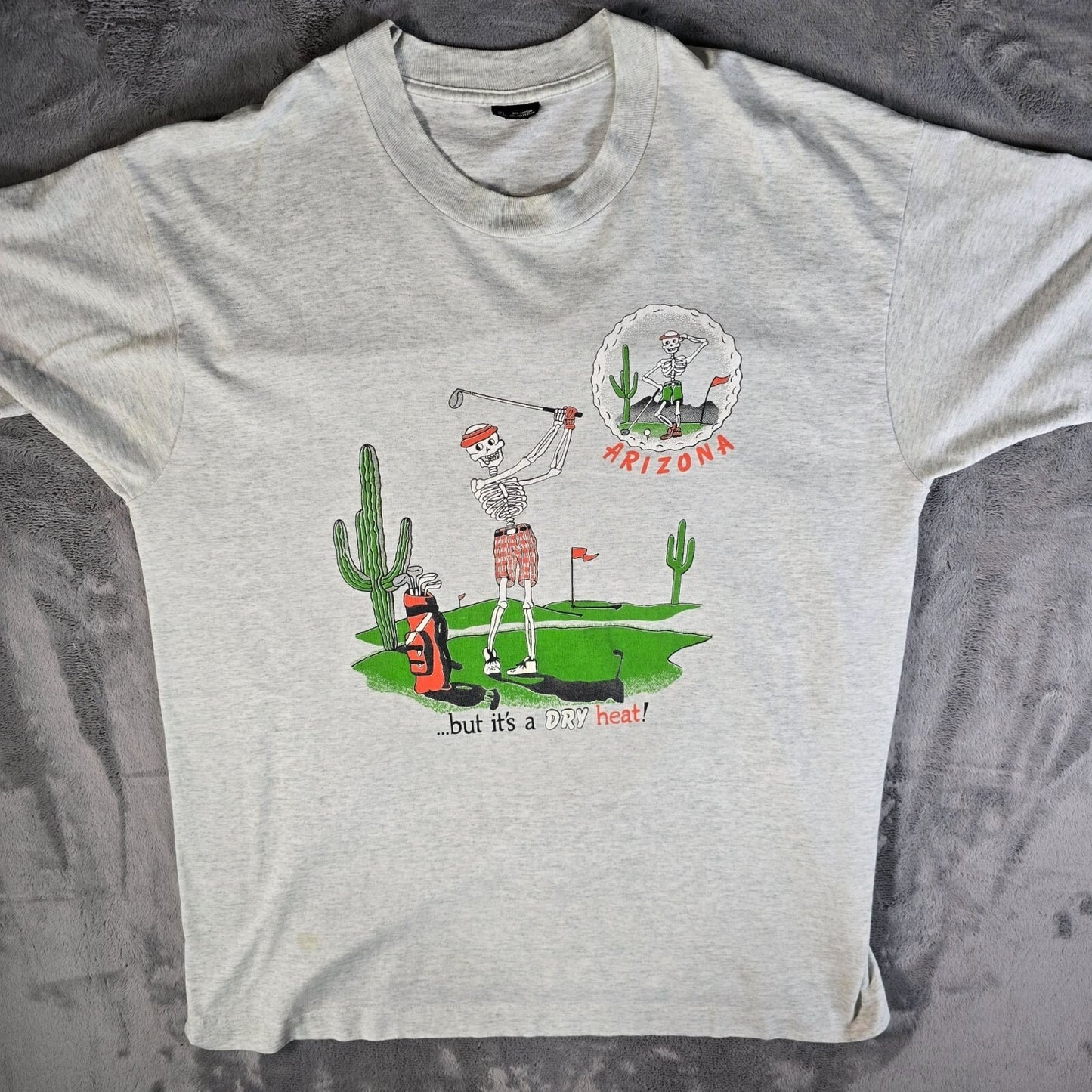 Vintage 1990s Arizona Skeleton Golfer Vintage Tourist Novelty T-Shirt (XL)