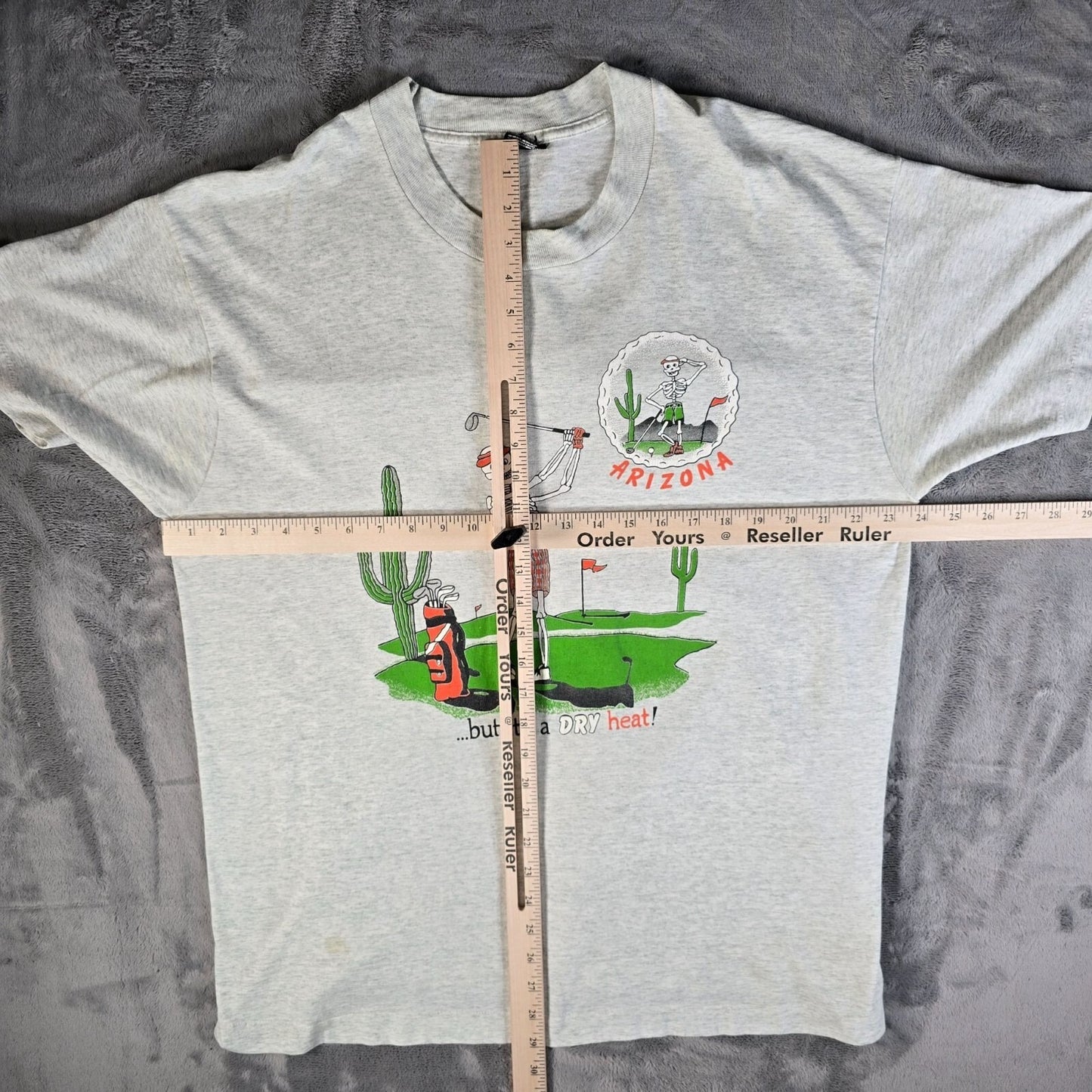 Vintage 1990s Arizona Skeleton Golfer Vintage Tourist Novelty T-Shirt (XL)