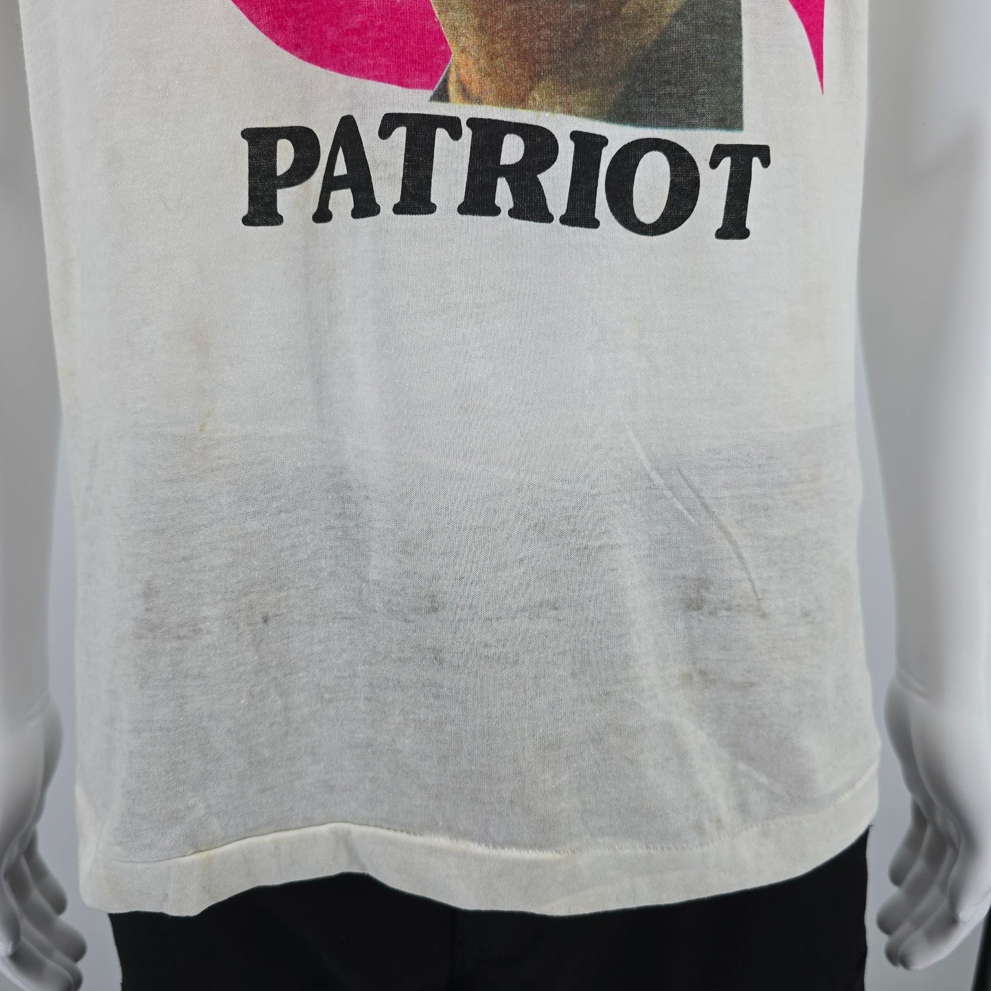Distressed Vintage 1980s Oliver North American Patriot Iran-Contra T-Shirt (L)