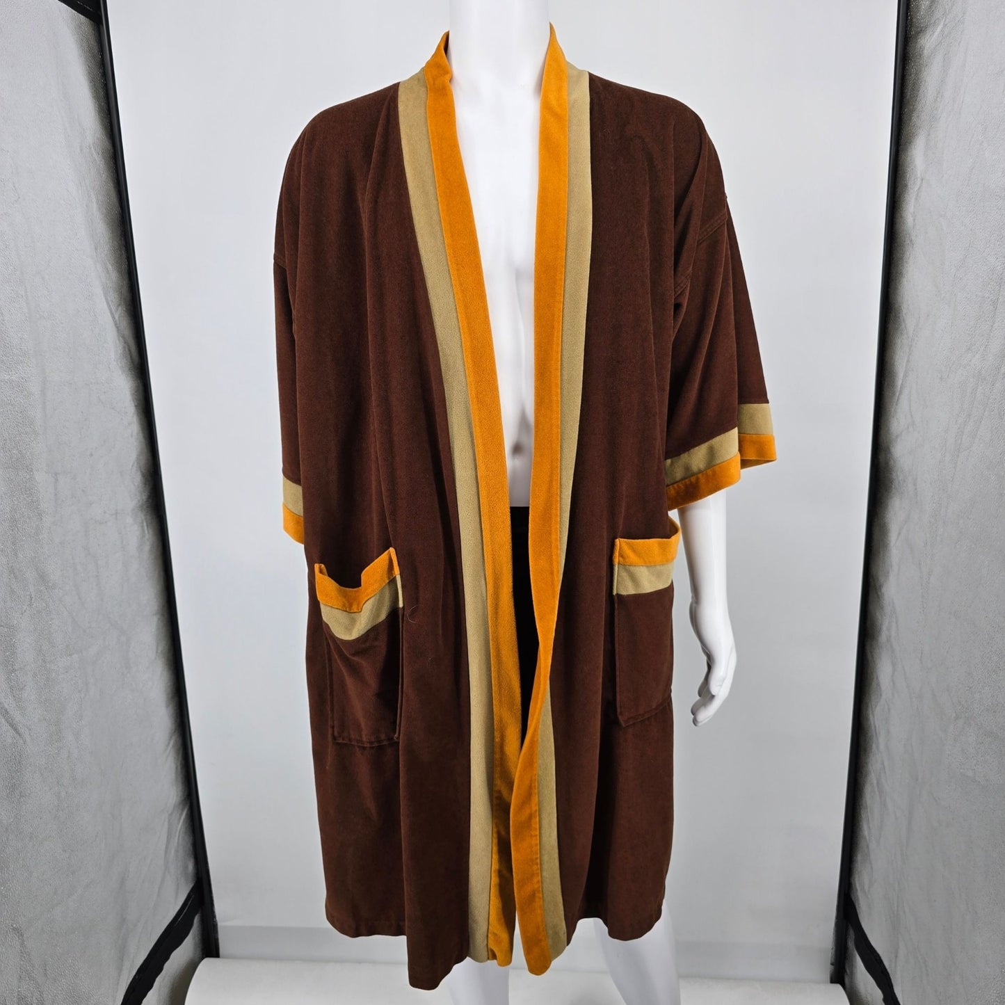 Vintage 1970s Weldon Brown/Gold/Tan Arnel Blend Lounge/Smoking Robe (OSFA)