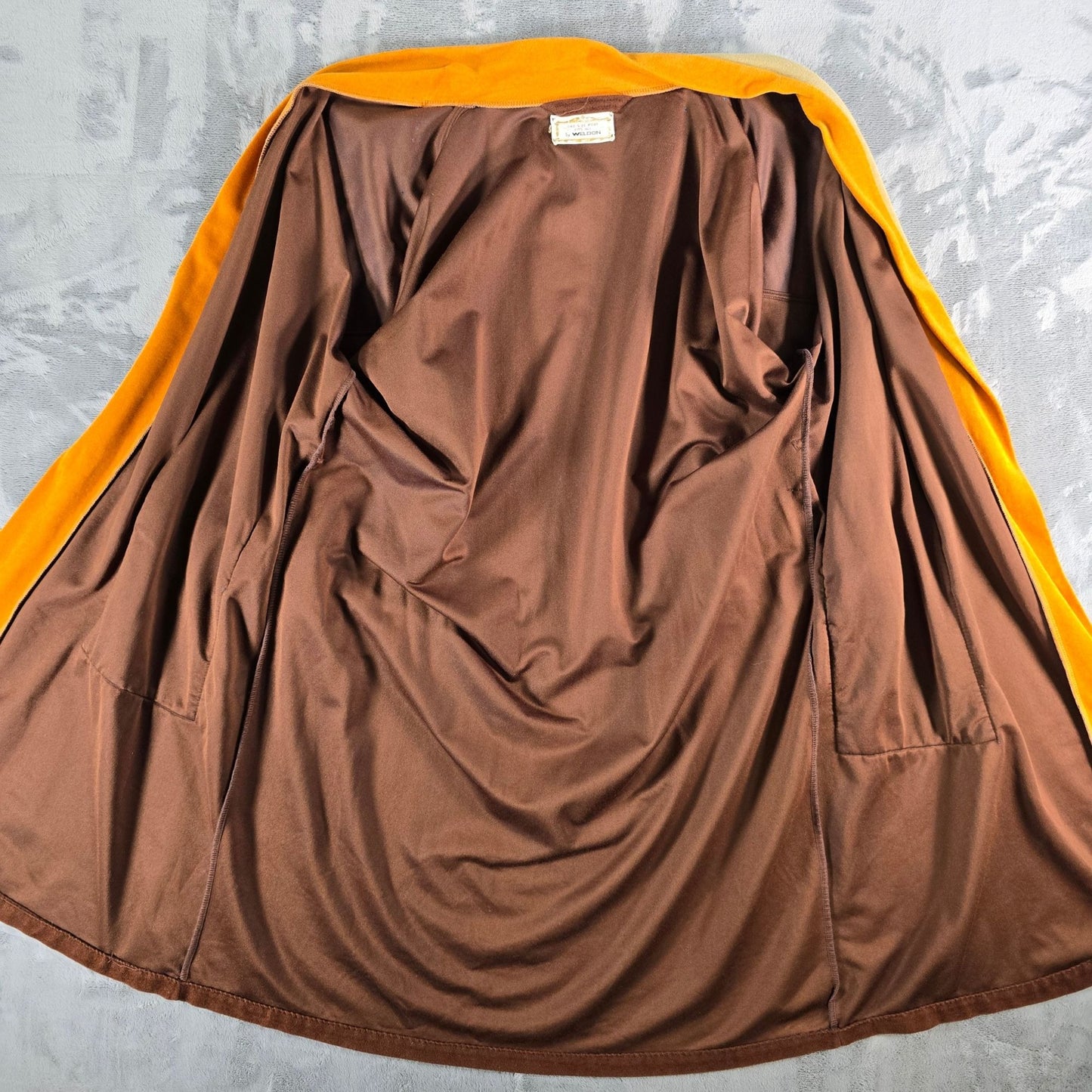 Vintage 1970s Weldon Brown/Gold/Tan Arnel Blend Lounge/Smoking Robe (OSFA)