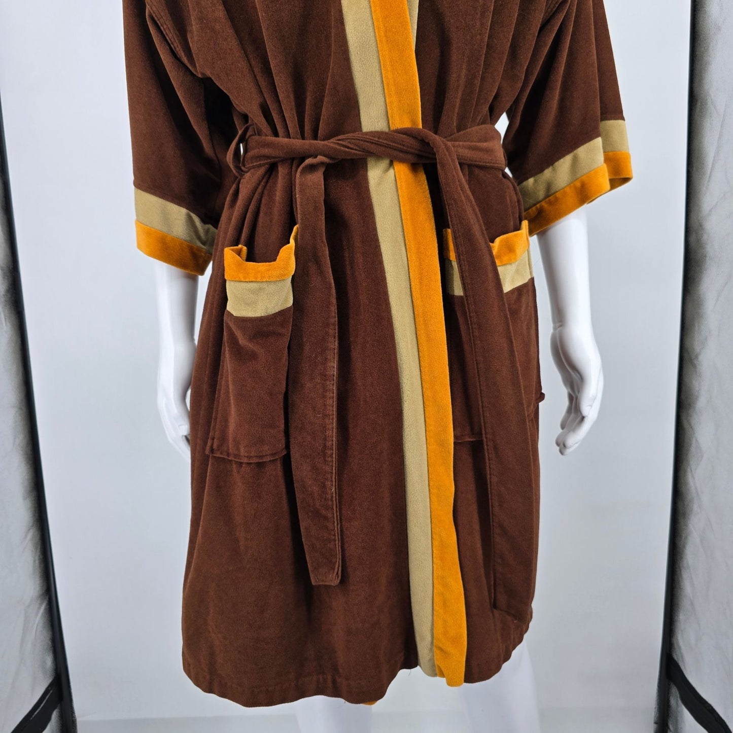 Vintage 1970s Weldon Brown/Gold/Tan Arnel Blend Lounge/Smoking Robe (OSFA)