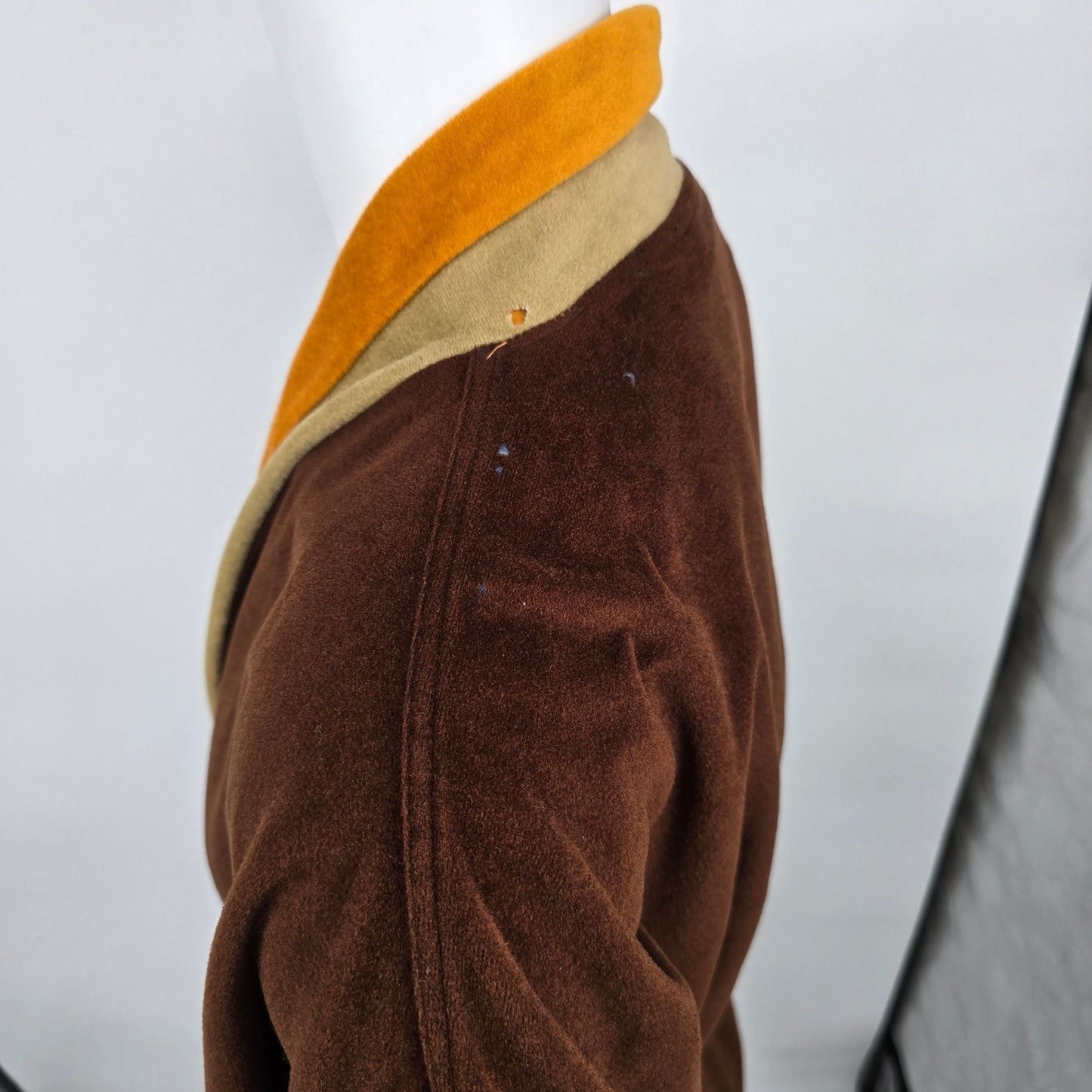 Vintage 1970s Weldon Brown/Gold/Tan Arnel Blend Lounge/Smoking Robe (OSFA)