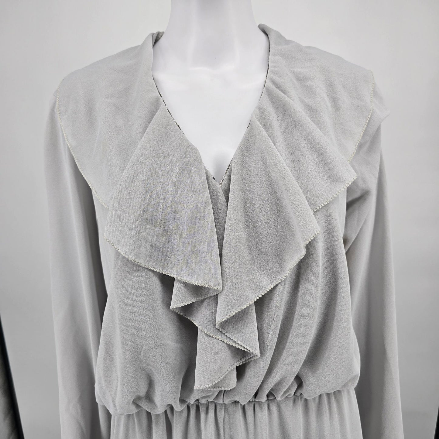 Vintage 1970s Gray Ruffle Collar Long Sleeve Hostess/Evening Maxi Dress (L)