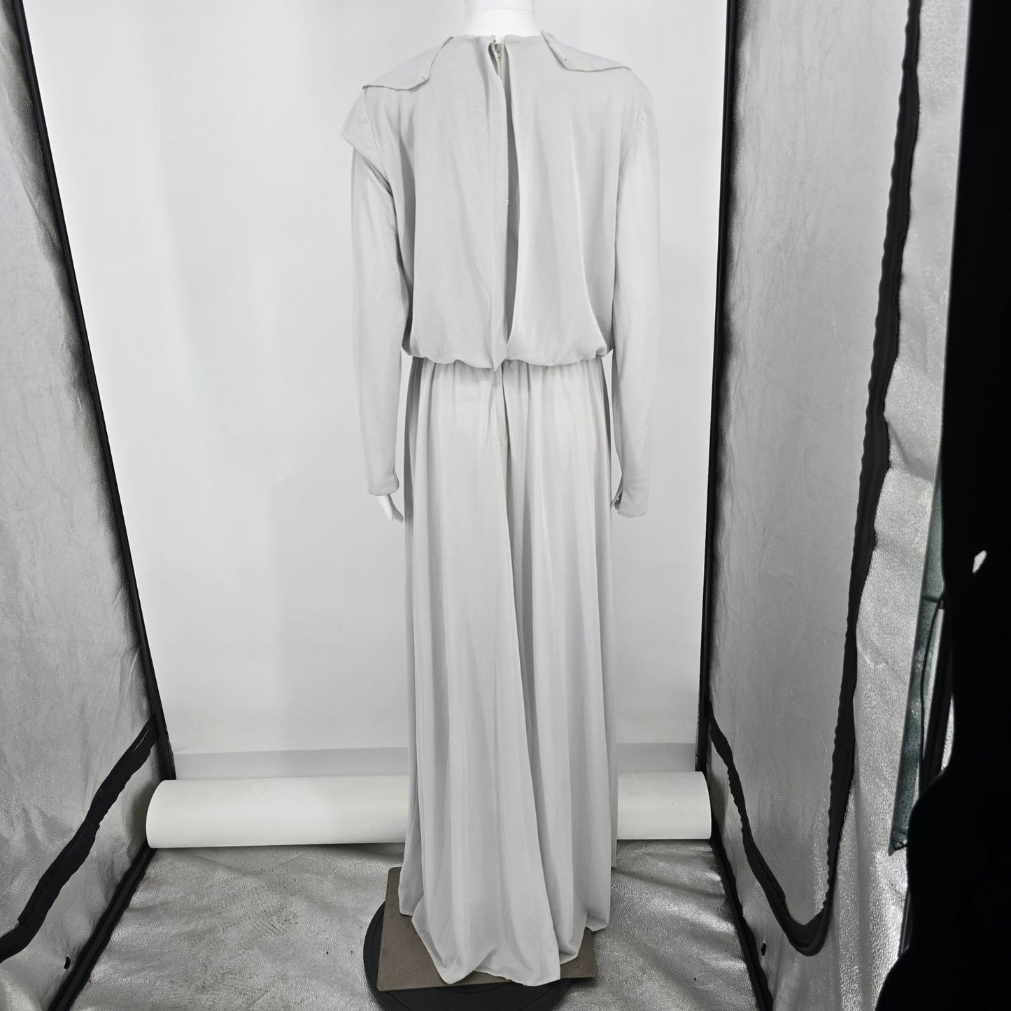 Vintage 1970s Gray Ruffle Collar Long Sleeve Hostess/Evening Maxi Dress (L)