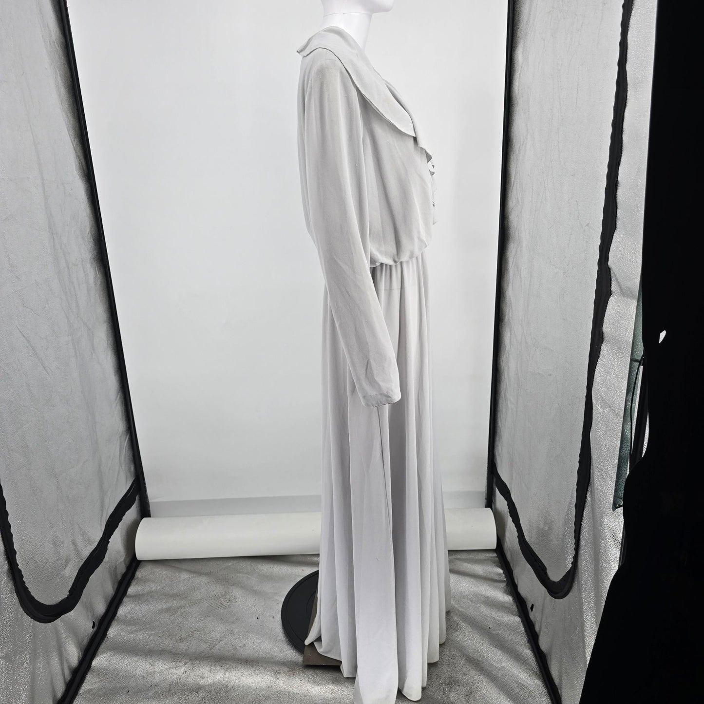 Vintage 1970s Gray Ruffle Collar Long Sleeve Hostess/Evening Maxi Dress (L)