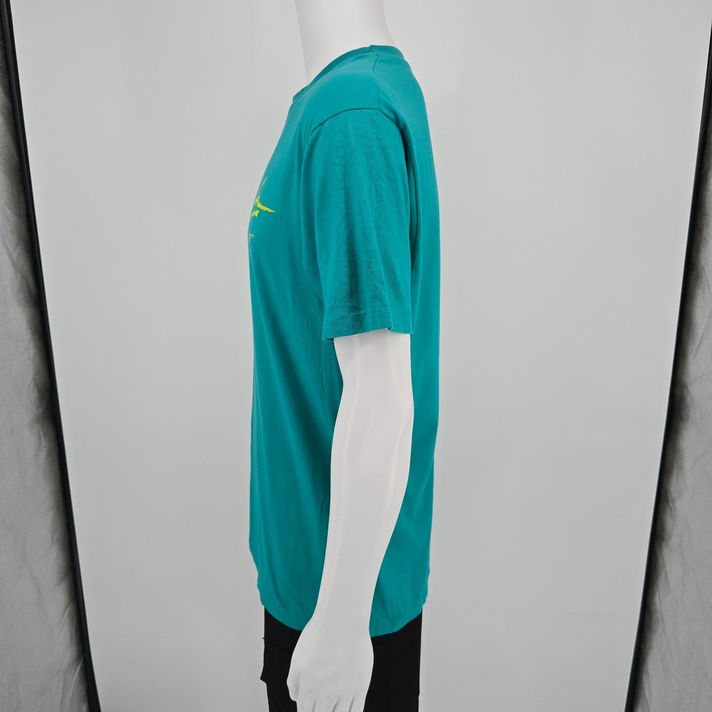 Vintage 1980s Hanes Fifty-Fifty/Tucker's Tees Bermuda Souvenir T-Shirt (L)