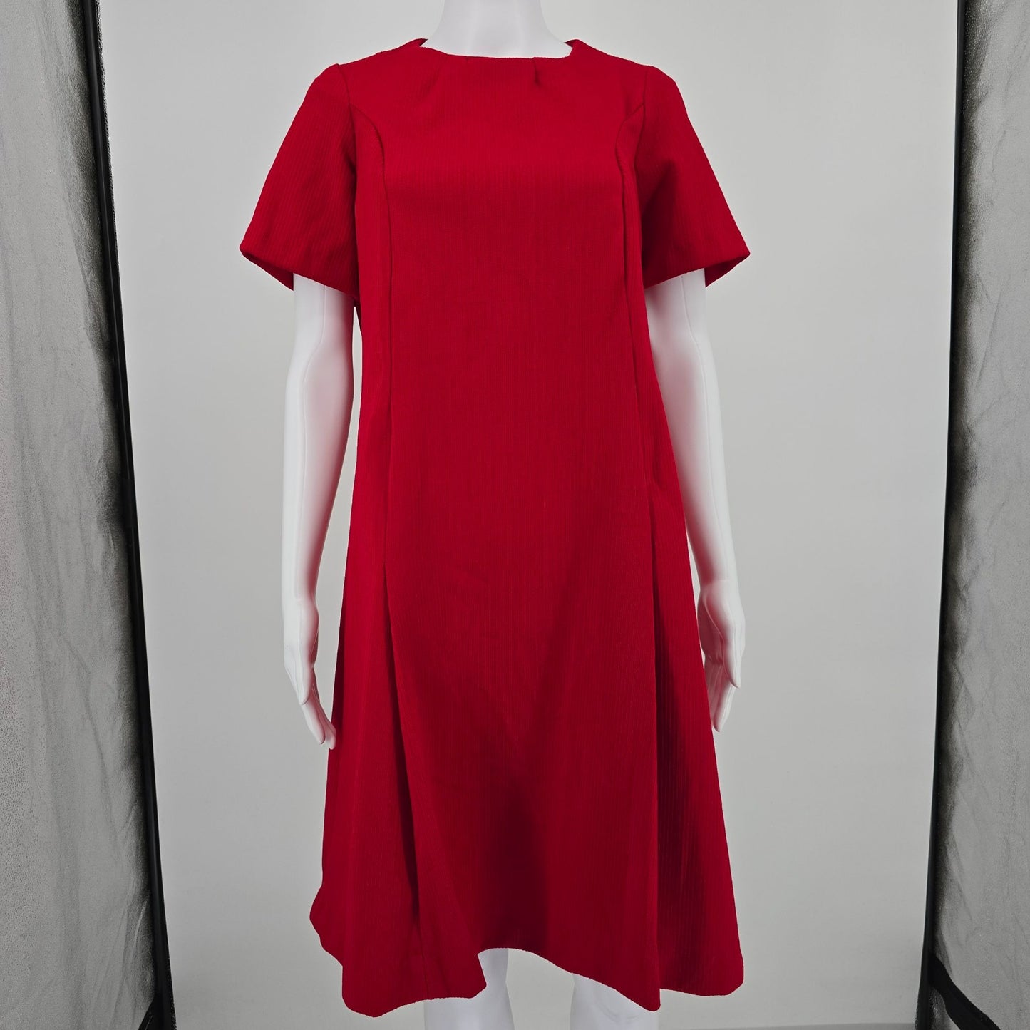 Vintage 1960s Red Ribbed Knit A-Line Shift Knee Length Mod Dress (Large)