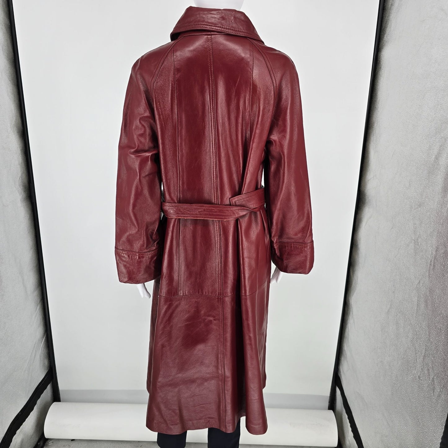 Vintage 1970s Unbranded Women's Red Leather Wide Collar Belted Trench Coat (M)