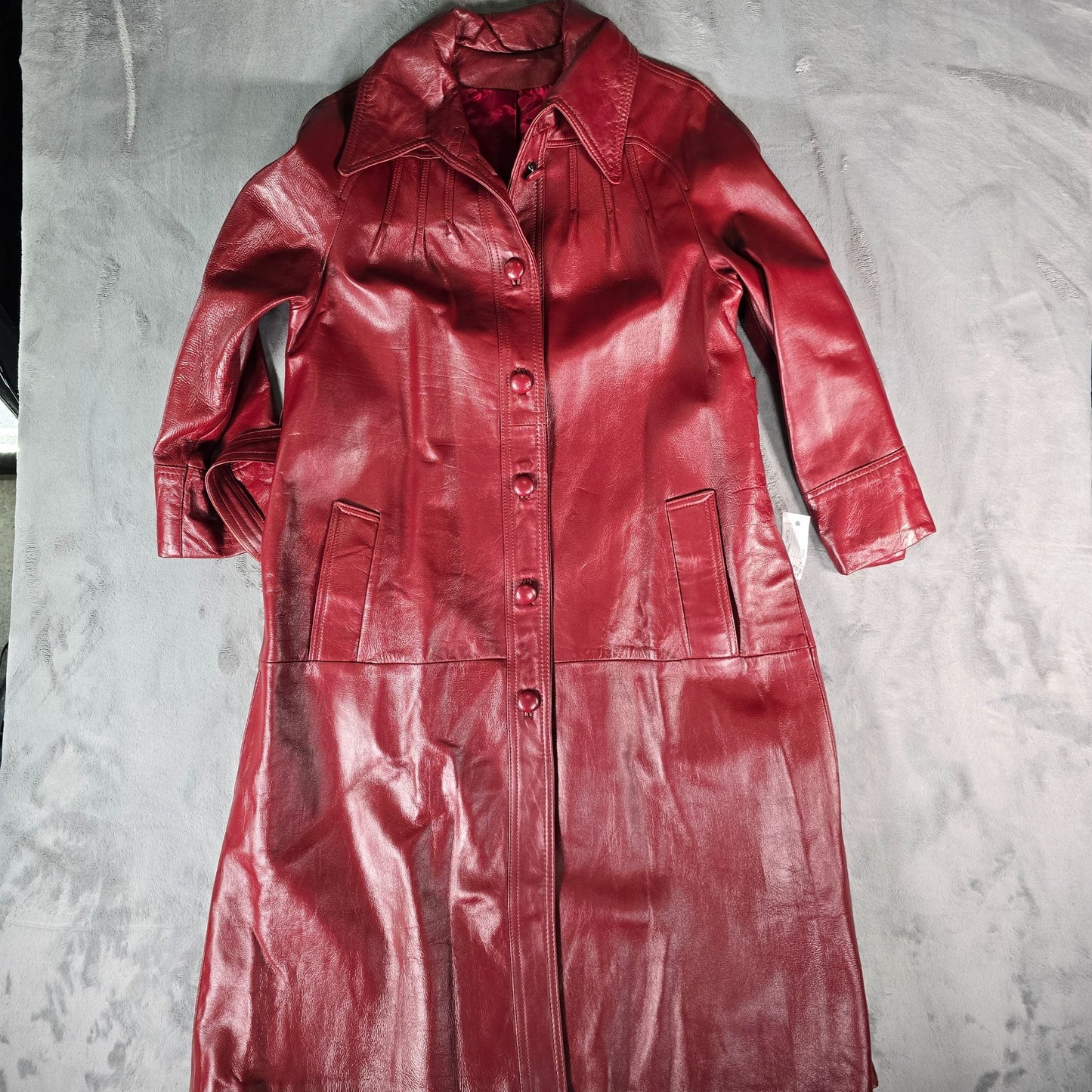 Vintage 1970s Unbranded Women's Red Leather Wide Collar Belted Trench Coat (M)