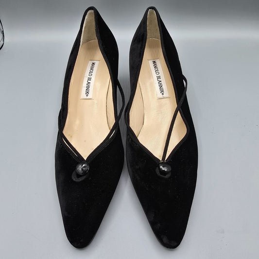 Vintage 1990s Manolo Blahnik Velvet Kitten-Heel Faceted Button Pumps (EU39/US8.5)