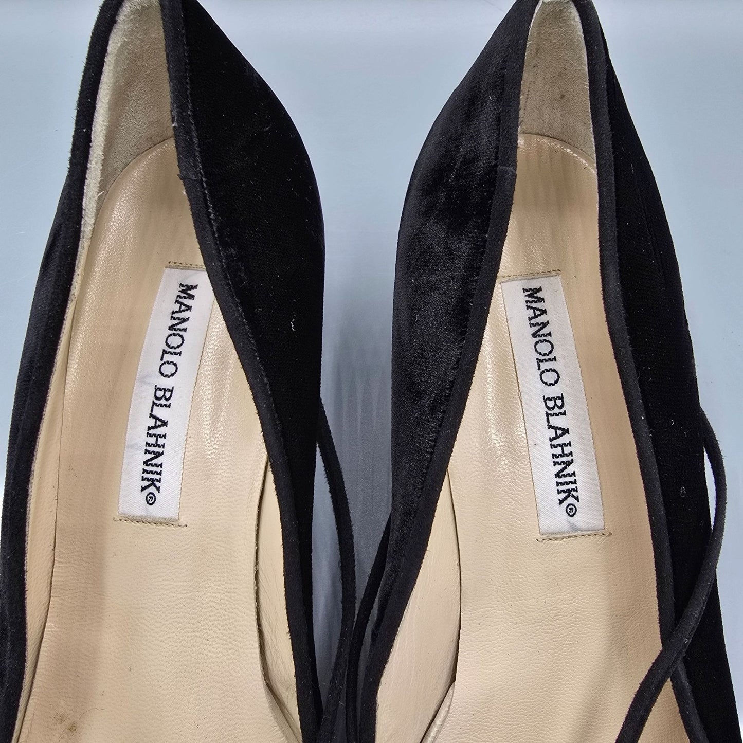Vintage 1990s Manolo Blahnik Velvet Kitten-Heel Faceted Button Pumps (EU39/US8.5)