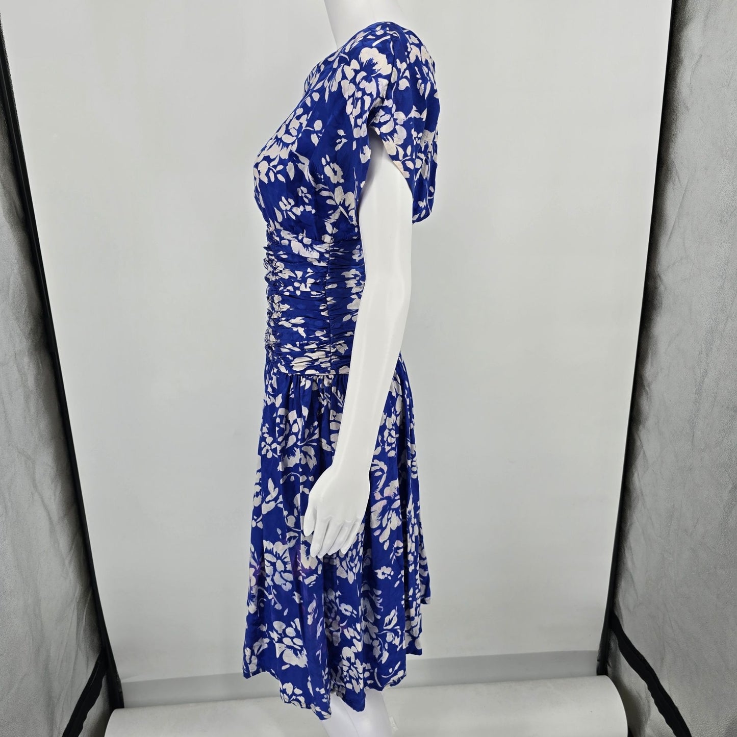Vintage 1980s Maggy London Jeannene Booher Blue/White Floral Silk Dress (XS/S)