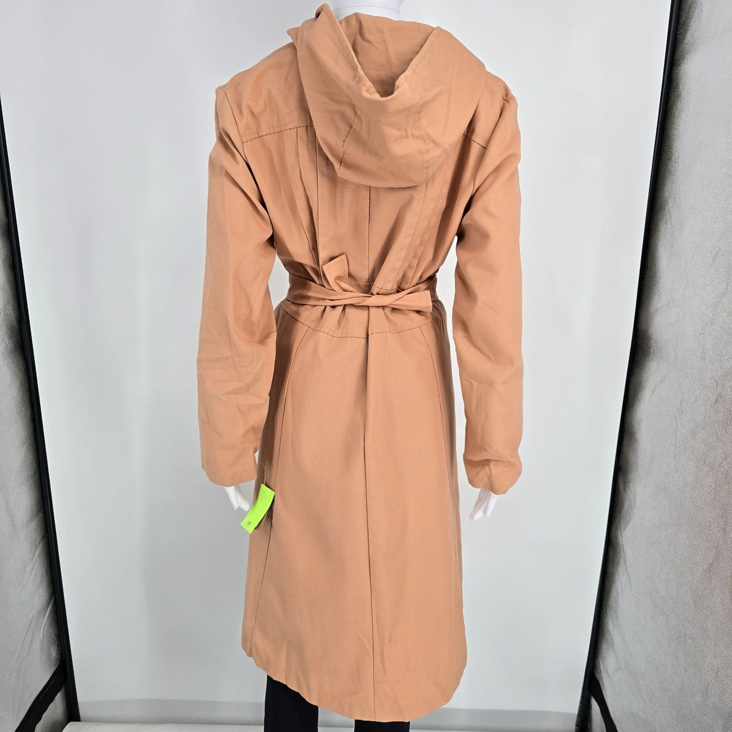 Vintage 1960s Unbranded Women's Peach Single-breasted Belted Trench Coat (M/L)