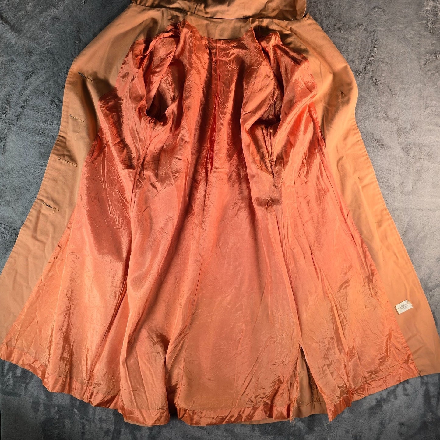 Vintage 1960s Unbranded Women's Peach Single-breasted Belted Trench Coat (M/L)