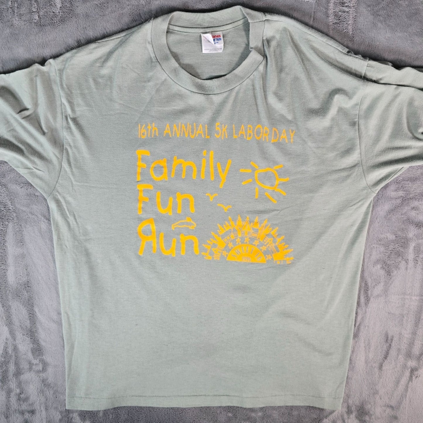 Vintage 1990s Hanes 16th Annual 5K Labor Day Family Fun Run 1996 T-Shirt (XL)