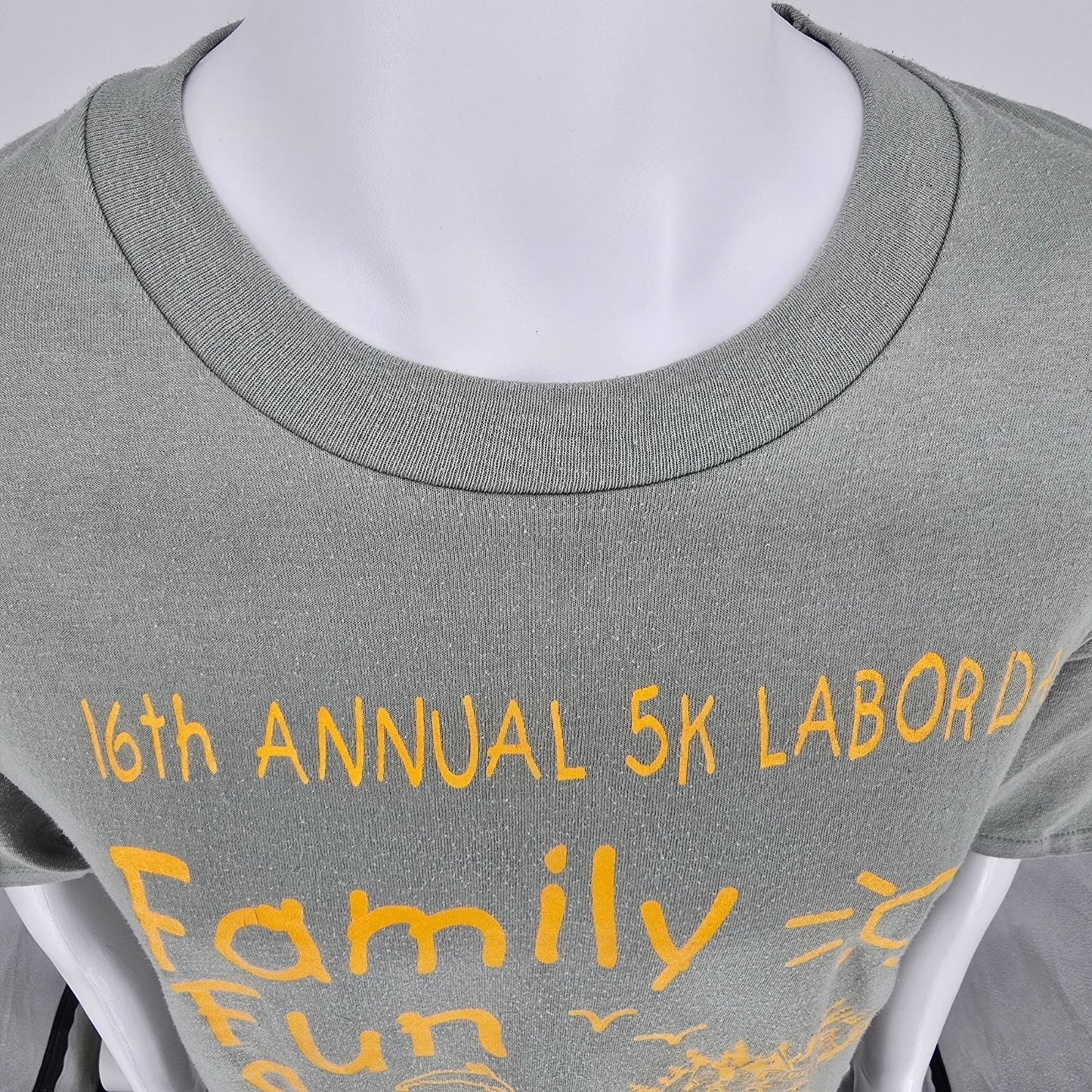 Vintage 1990s Hanes 16th Annual 5K Labor Day Family Fun Run 1996 T-Shirt (XL)