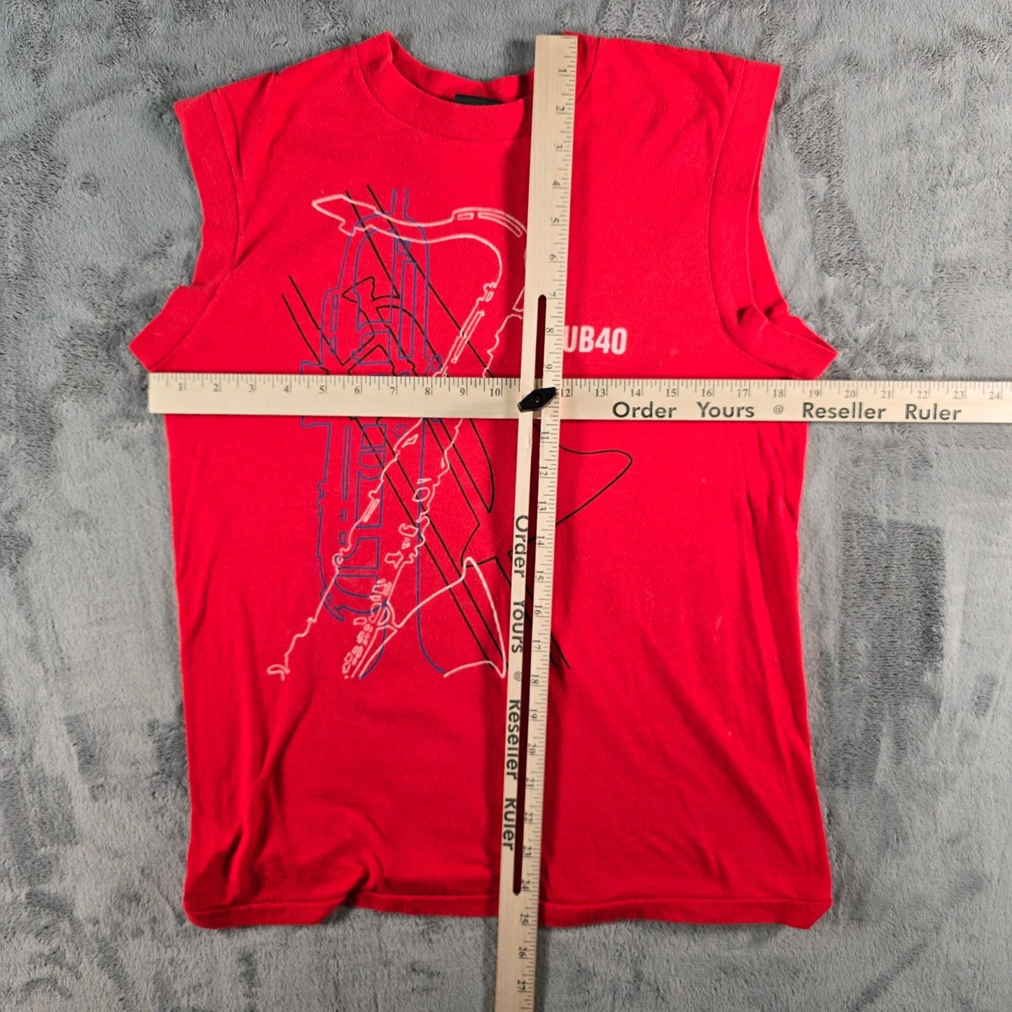 Vintage 1980s Touch of Gold UB40 Red Sleeveless Muscle Band T-Shirt (S/M)