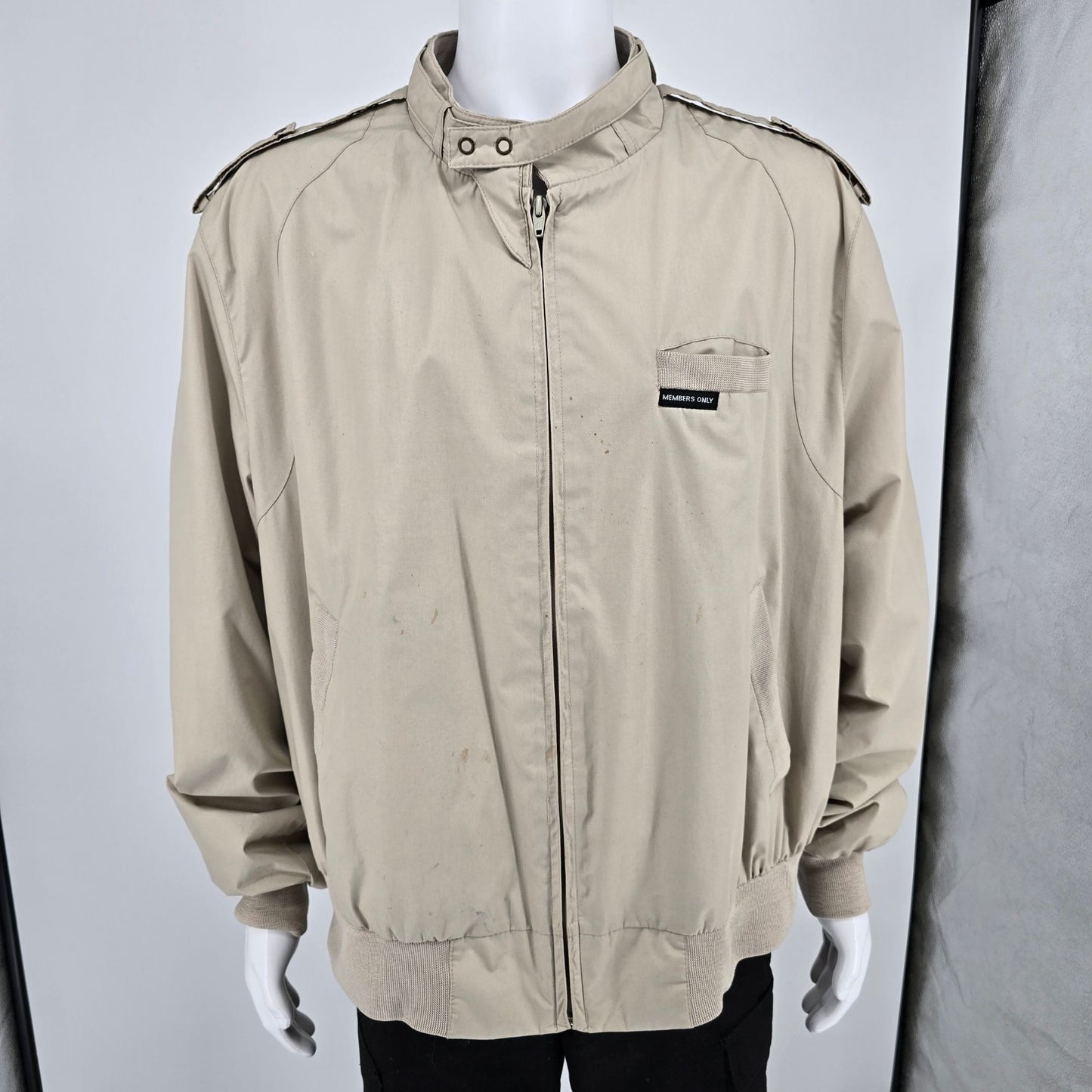 Vintage 1980s Members Only Zip-Front Beige Polycotton Racer Jacket (XL)