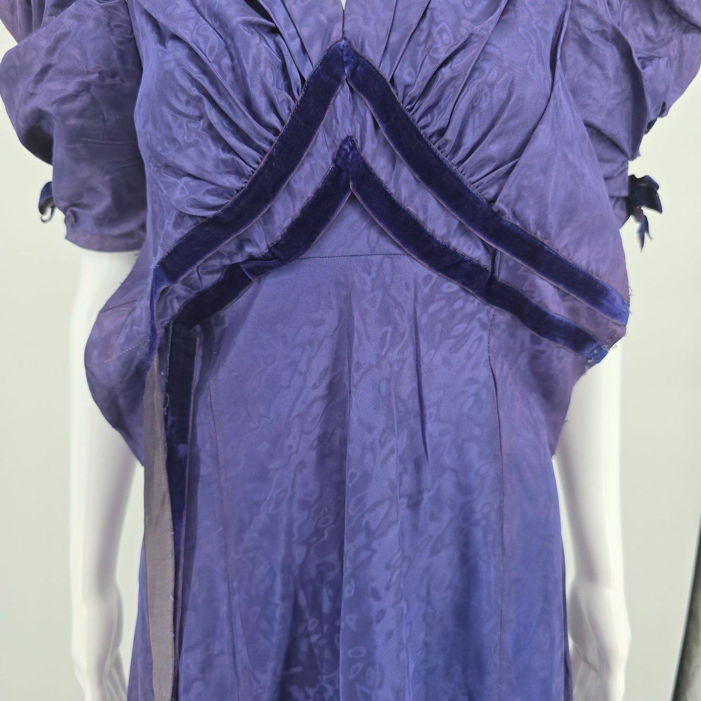 Vintage 1930s Royal Purple Moire Taffeta Evening Gown Dress (M) *Damaged
