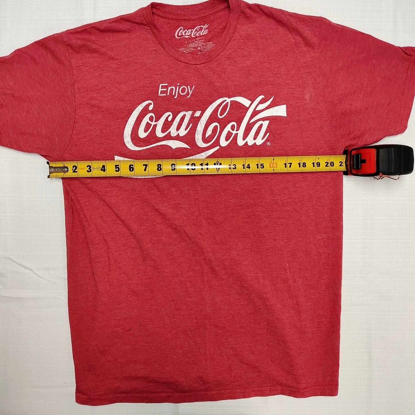 2017 Mad Engine Enjoy Coca-Cola Retro Logo Red Polycotton Graphic T-Shirt (L)