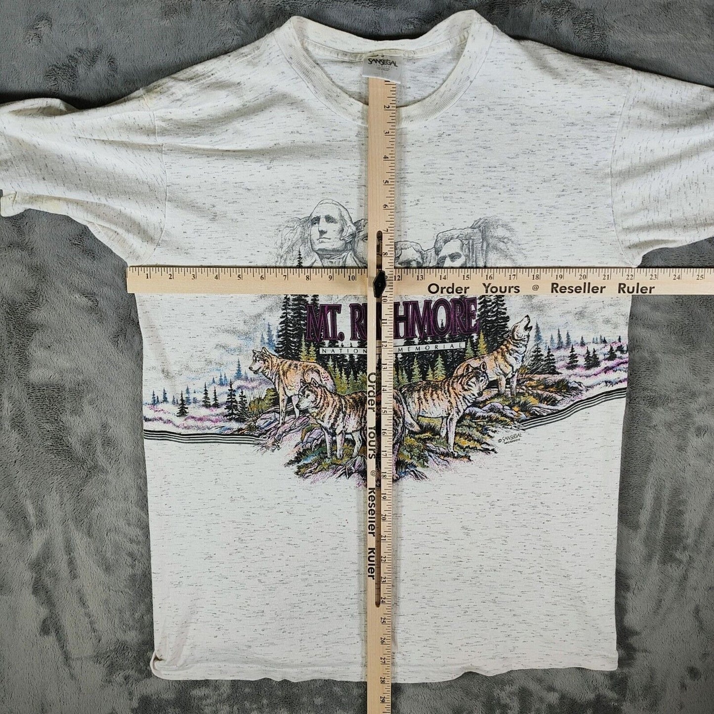 Vintage Single Stitch Mt. Rushmore National Memorial Wolf Graphic T-Shirt (L)