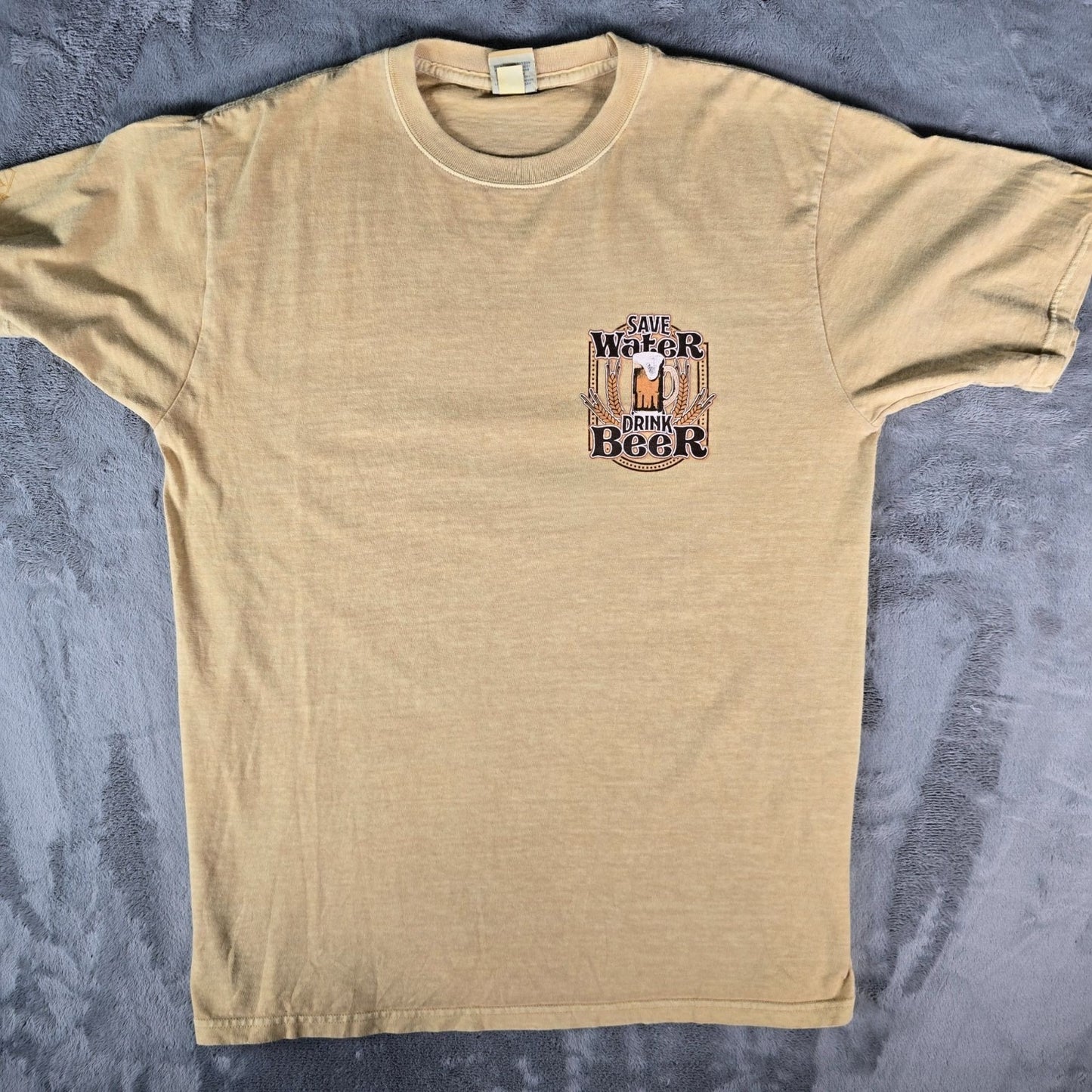 2023 Crazy Shirts "Save Water Drink Beer" Beer-Dyed Graphic T-Shirt (M)