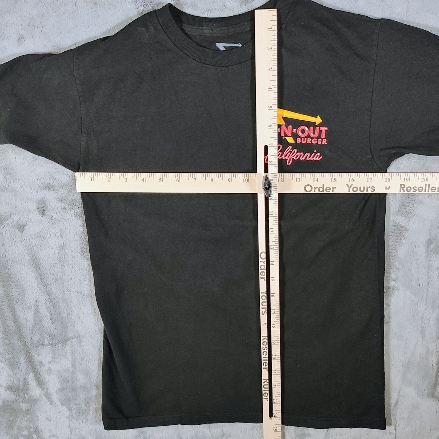 In-N-Out Burger California 2012 Classic Cars Black Graphic Art T-Shirt (Small)