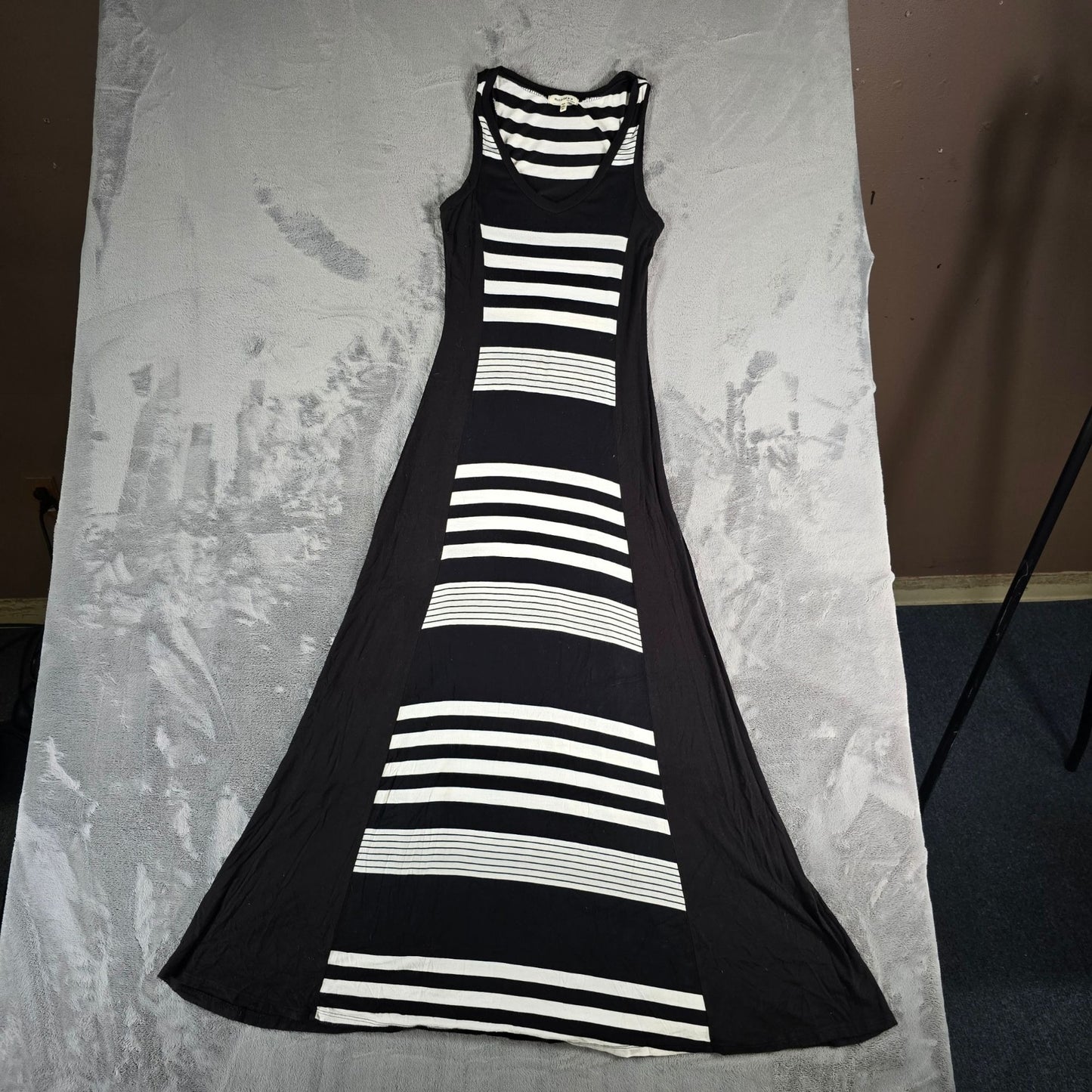 2010s Monteau Los Angeles Blak and White Striped Stretch Maxi Tank Dress (M)