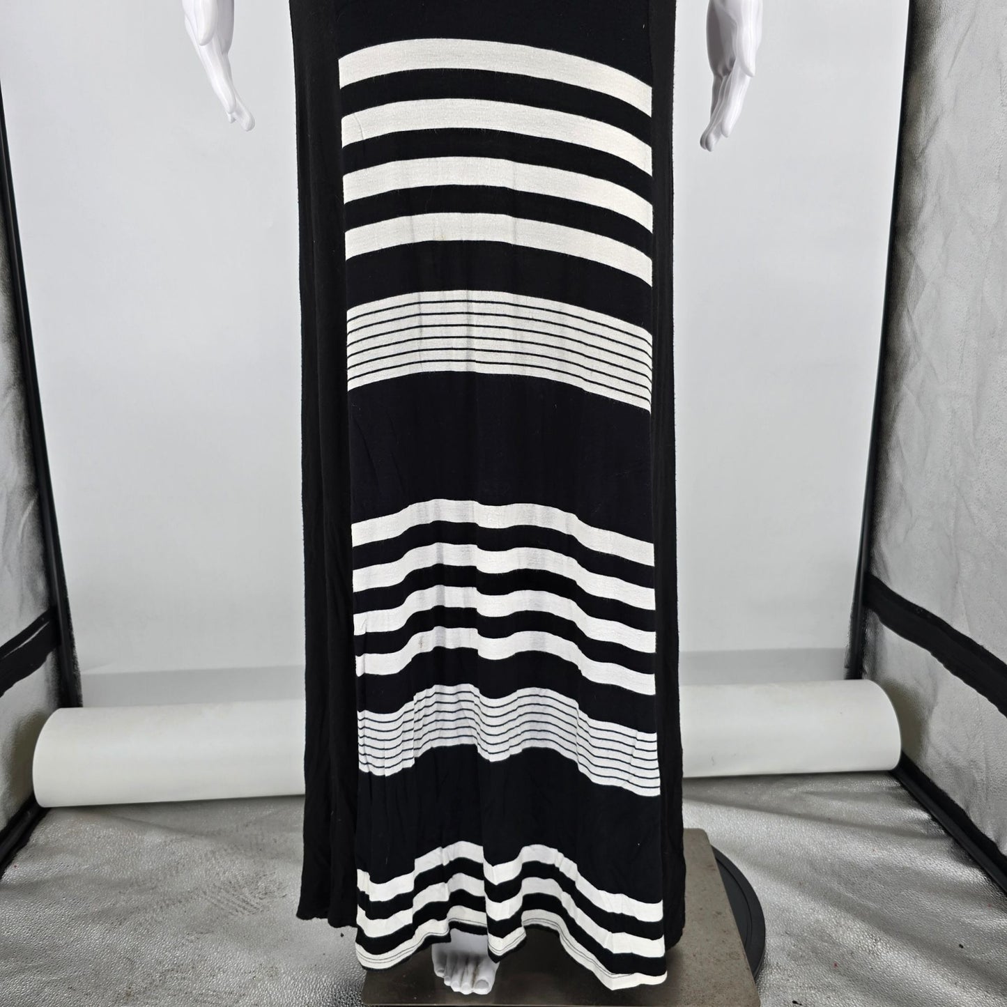 2010s Monteau Los Angeles Blak and White Striped Stretch Maxi Tank Dress (M)