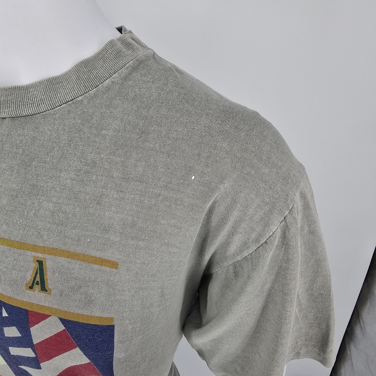 Vintage 190s Sgt. Leisure Kona Hawaii Oversized Sailboat Graphic T-Shirt (L)