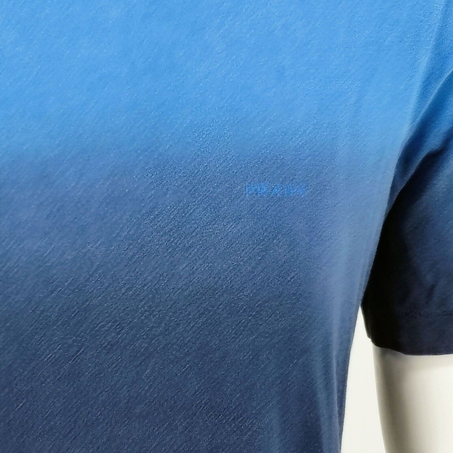 Prada Verfied Authentic Mens Crew Neck Blue Gradient Short-Sleve T-Shirt (Small)