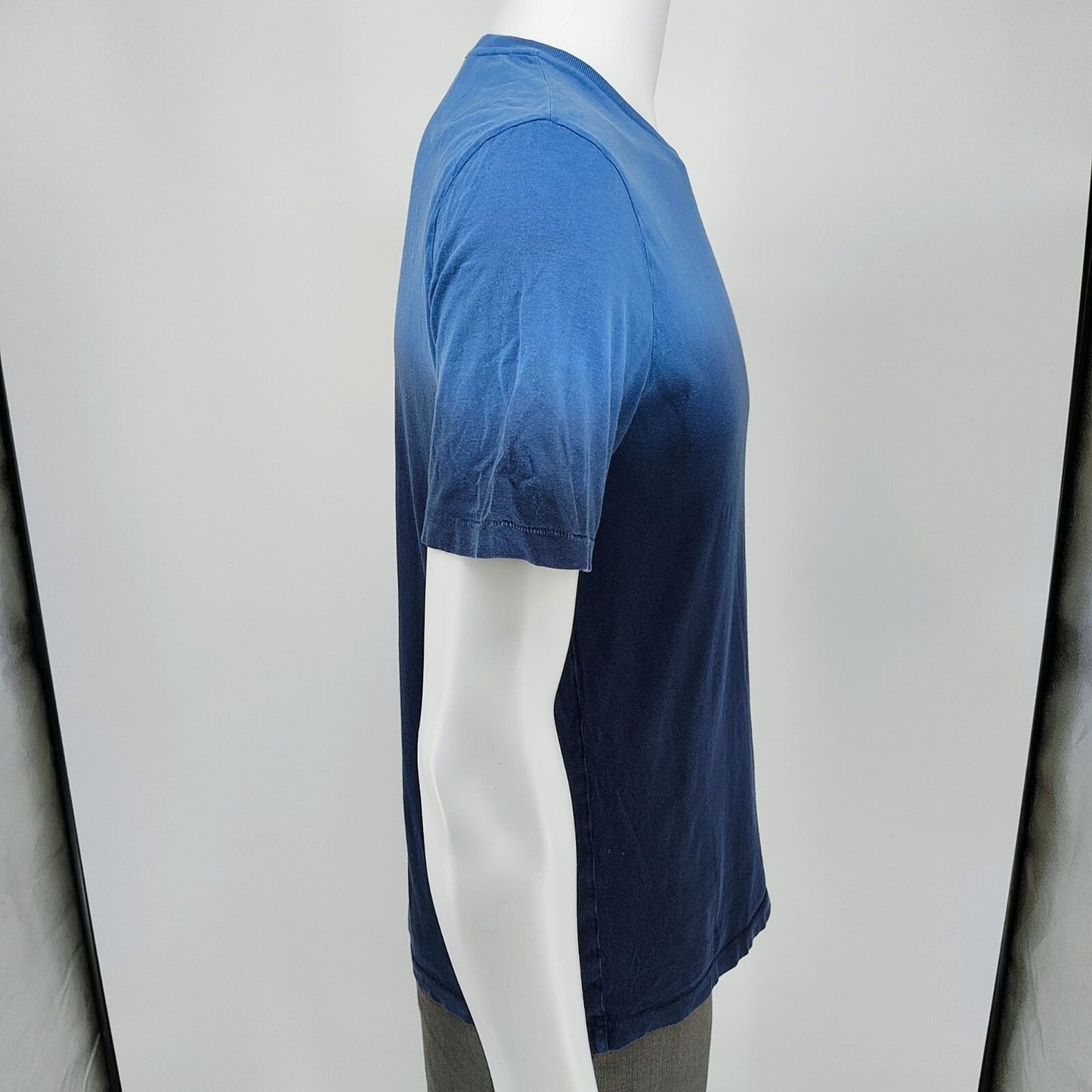 Prada Verfied Authentic Mens Crew Neck Blue Gradient Short-Sleve T-Shirt (Small)
