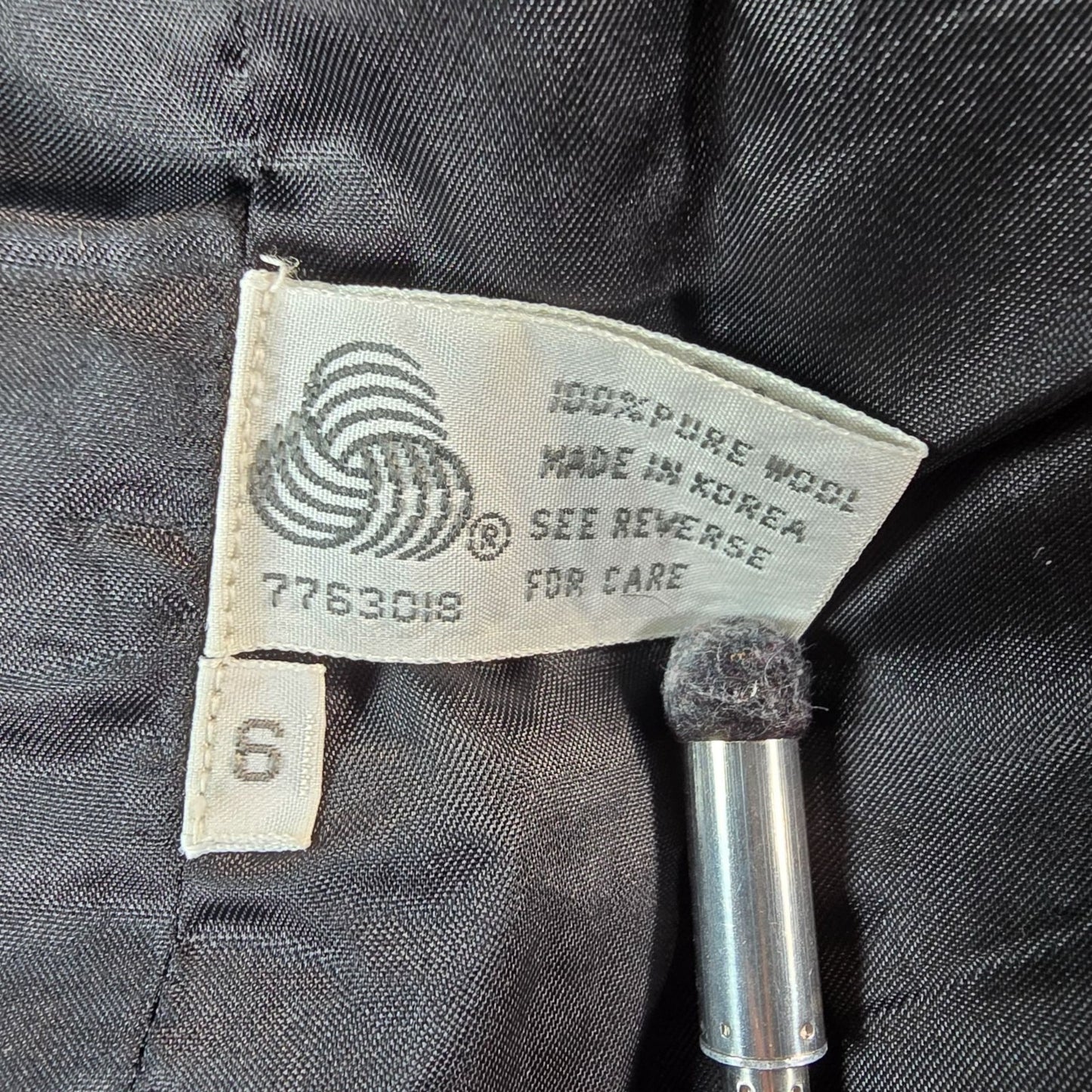 Vintage 1980s Haberdasher Women's Black Double-Breasted Wool Blazer (Small)