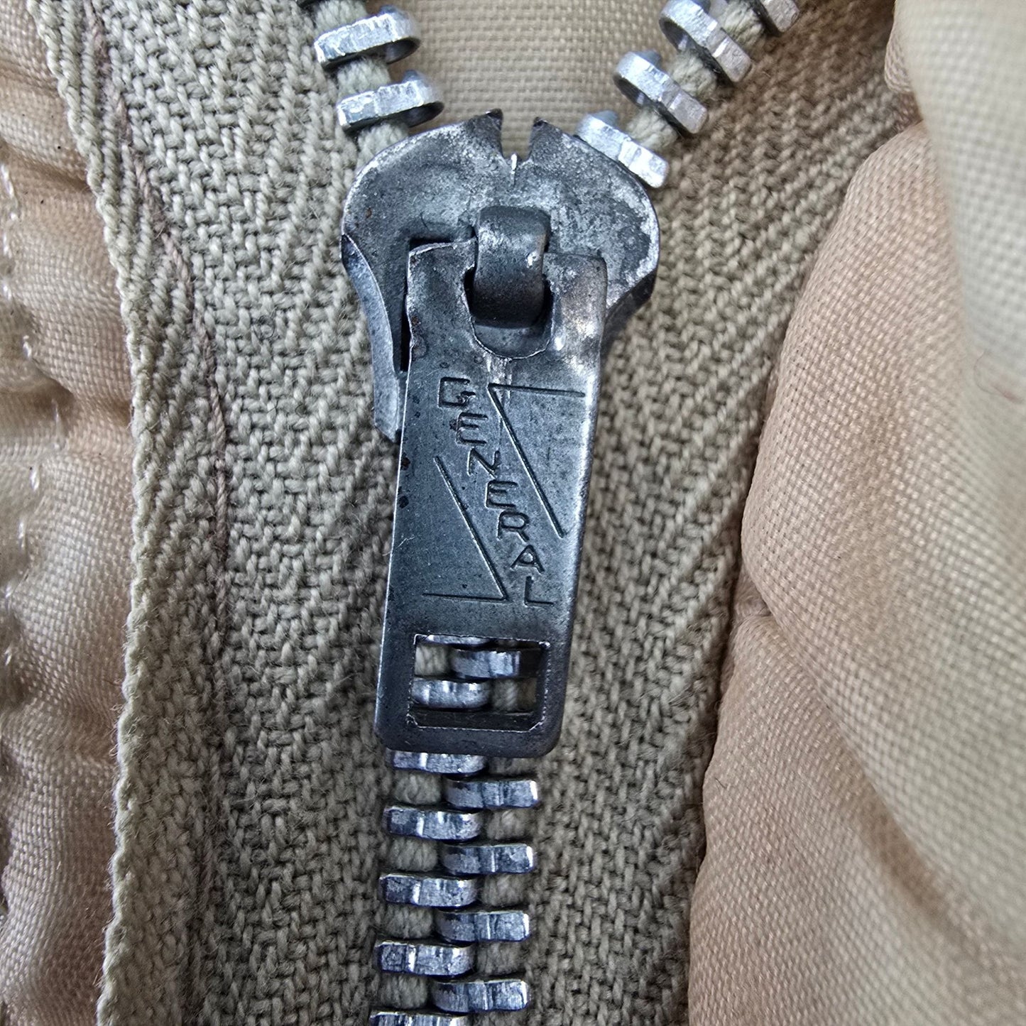 Vintage 1960s "By JALS" Tan Quilted Jacket w/ Waffle Knit Thermal Lining (XS)