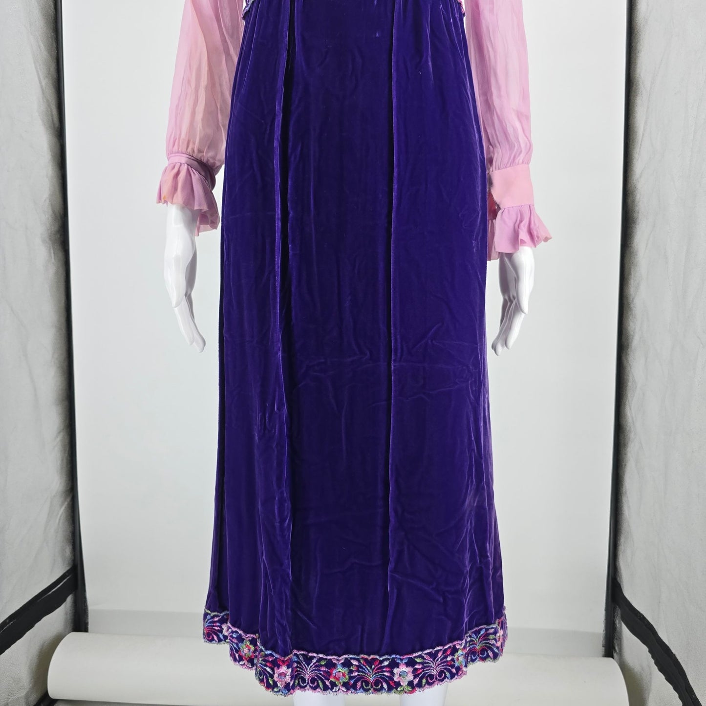 Distressed Vintage 1970s Pink Chiffon/Purple Velvet Metal Zip Empire Dress (XS)