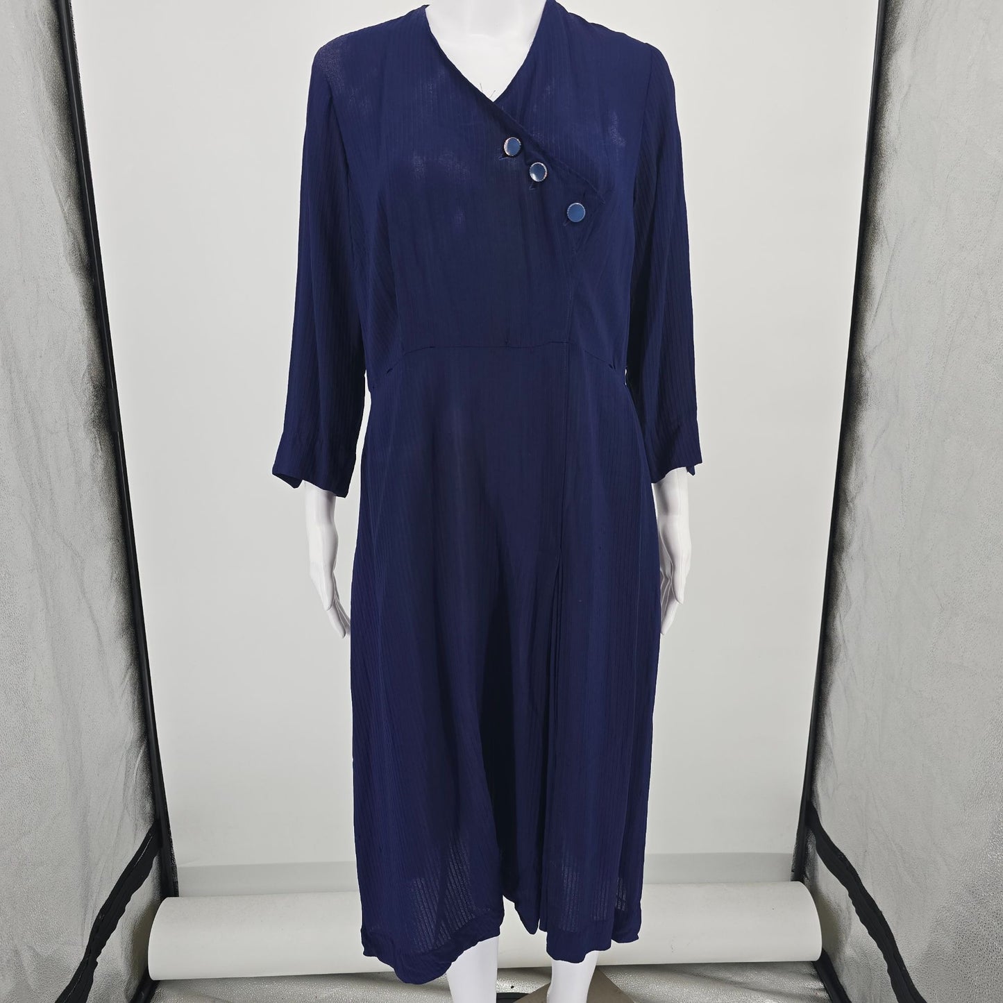 Vintage 1940s Navy Semi-Sheer Ribbed Crepe Long Sleeve V-Neck Day Dress (L)