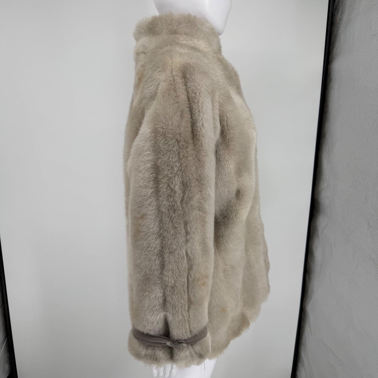 Vintage 1970s Neiman-Marcus Marissa Ferrere Light Gray Plush Faux Fur Jacket (L)