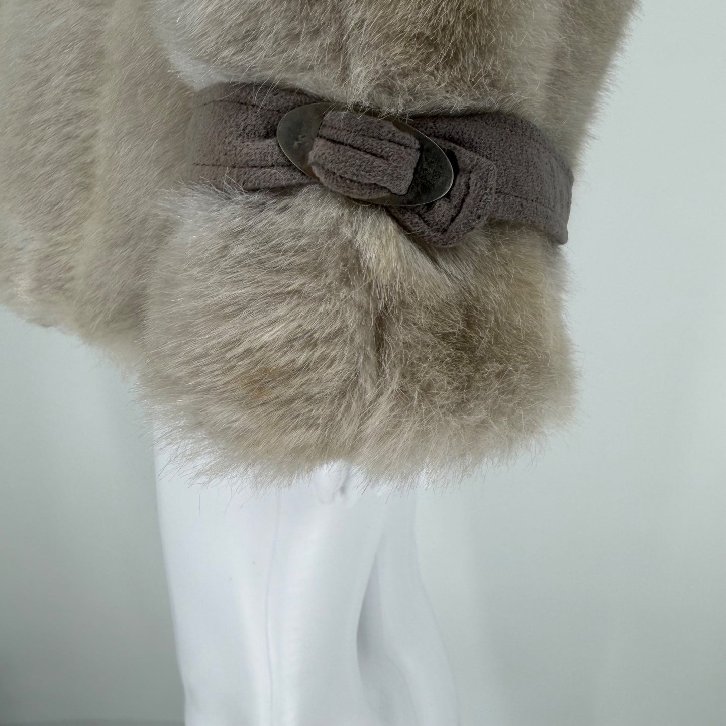 Vintage 1970s Neiman-Marcus Marissa Ferrere Light Gray Plush Faux Fur Jacket (L)