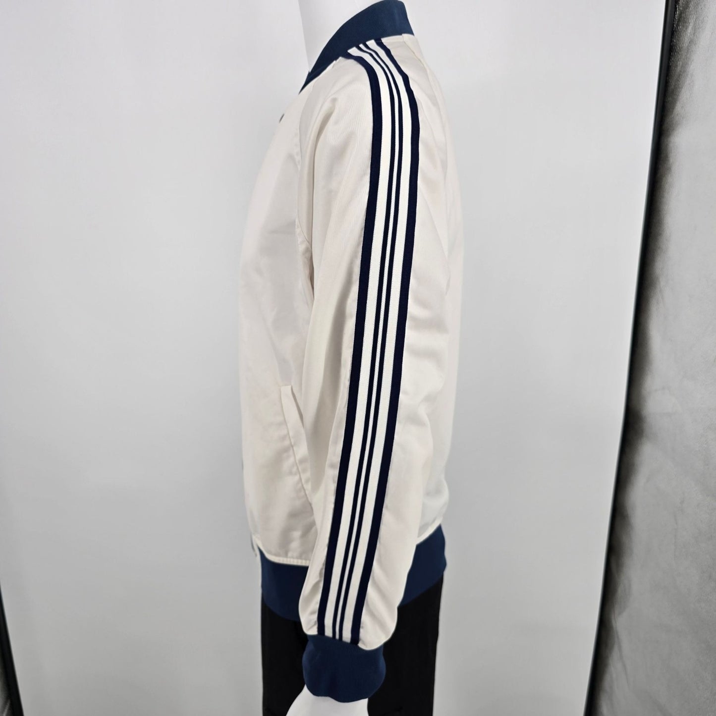 Vintage 1980s Winning Ways White/Navy Polyester Tricot Tennis Jacket (M)