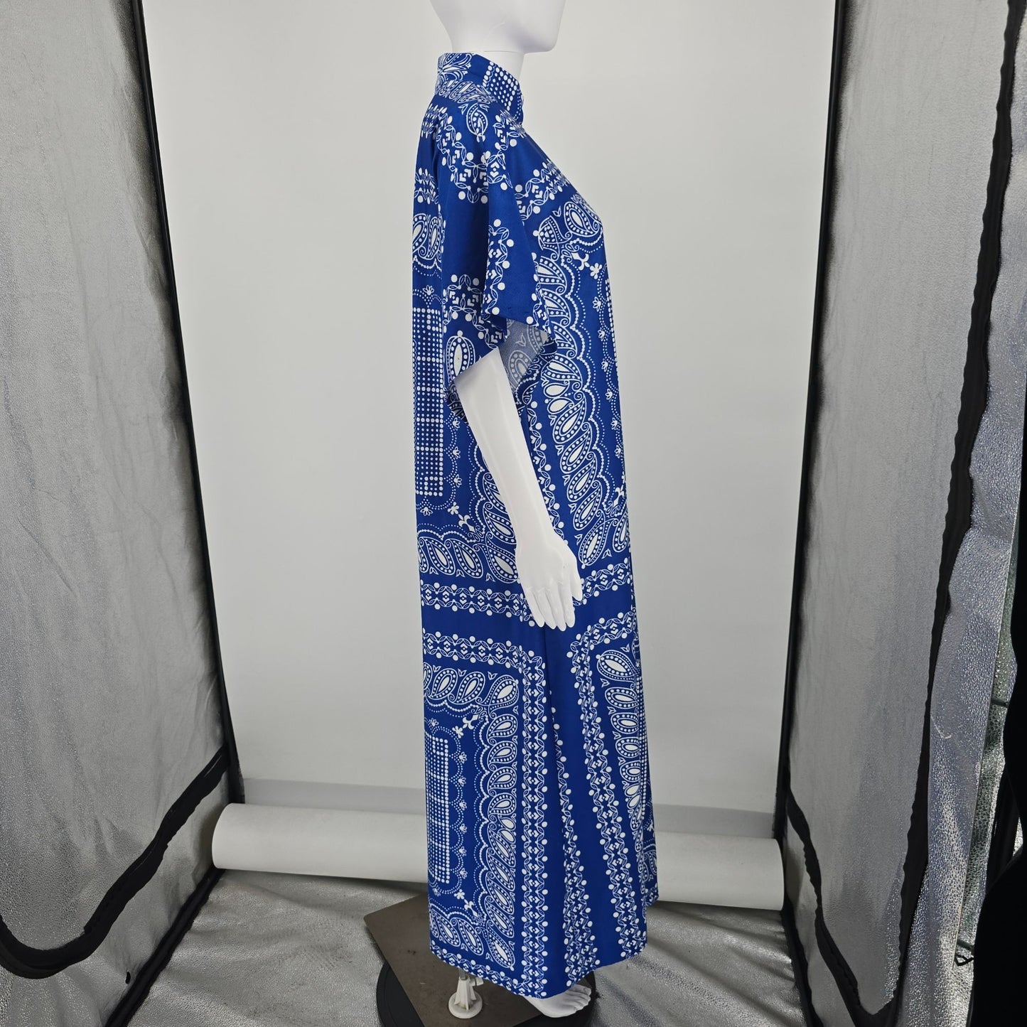 Vintage 1970s Blue/White Paisley Bandana Print Kaftan Lounger Maxi Dress (L)